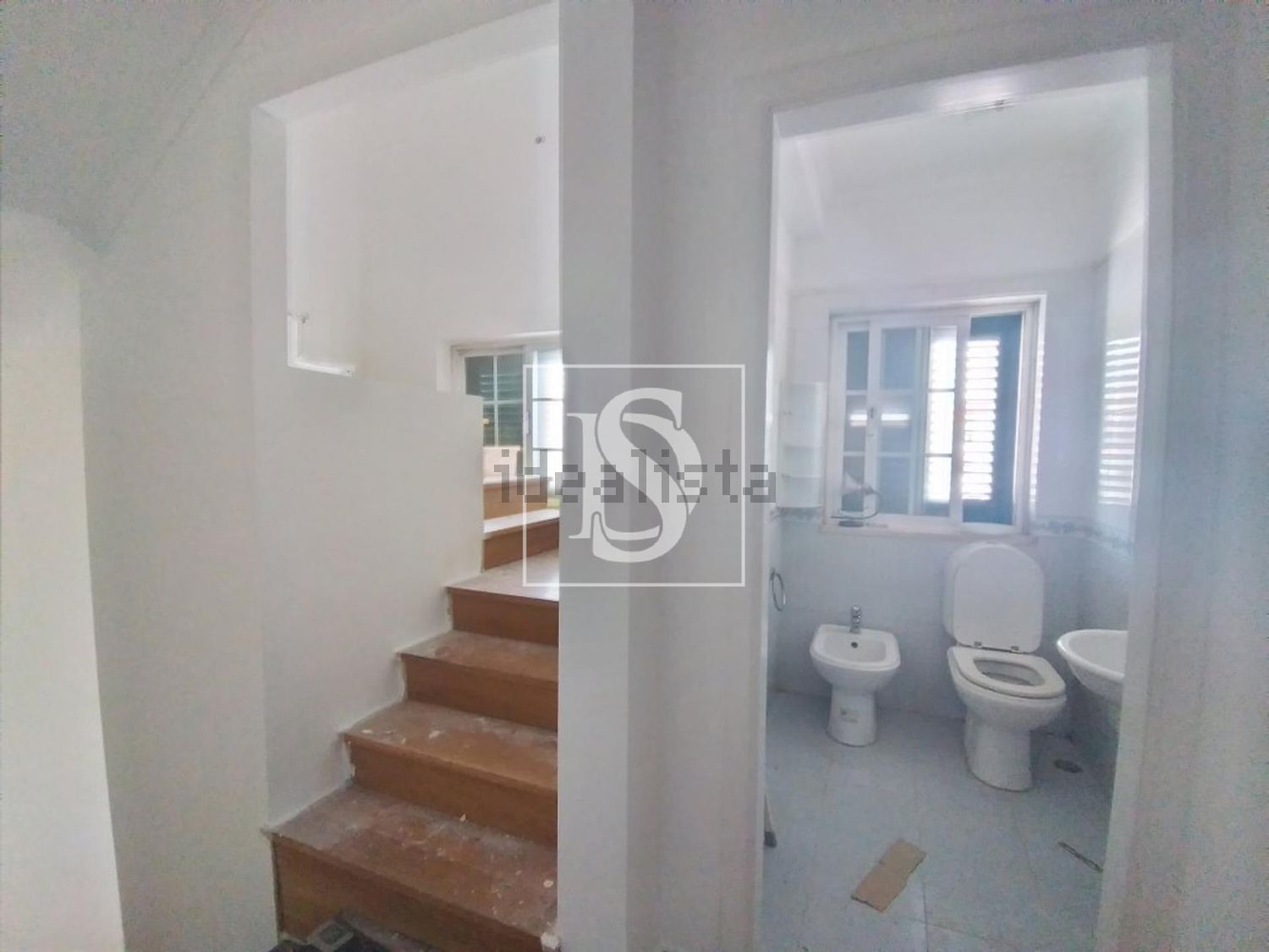 小楼房或独栋别墅出售在Rio Mouro Velho - Alto do Forte - 卫生间