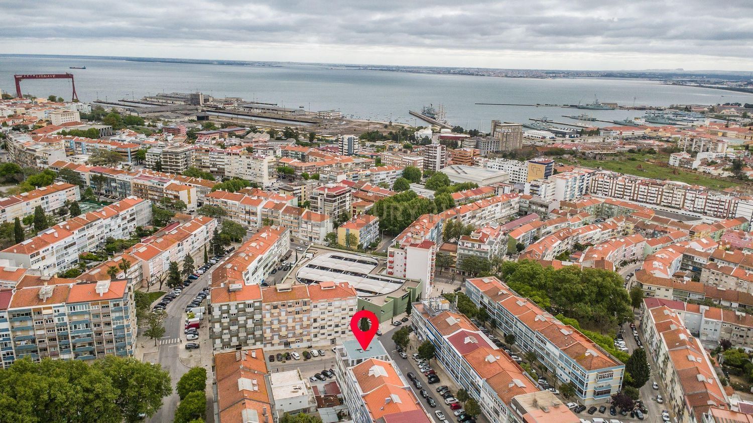 公寓 t2出售在Rua Luís António Verney, 27 - 视线