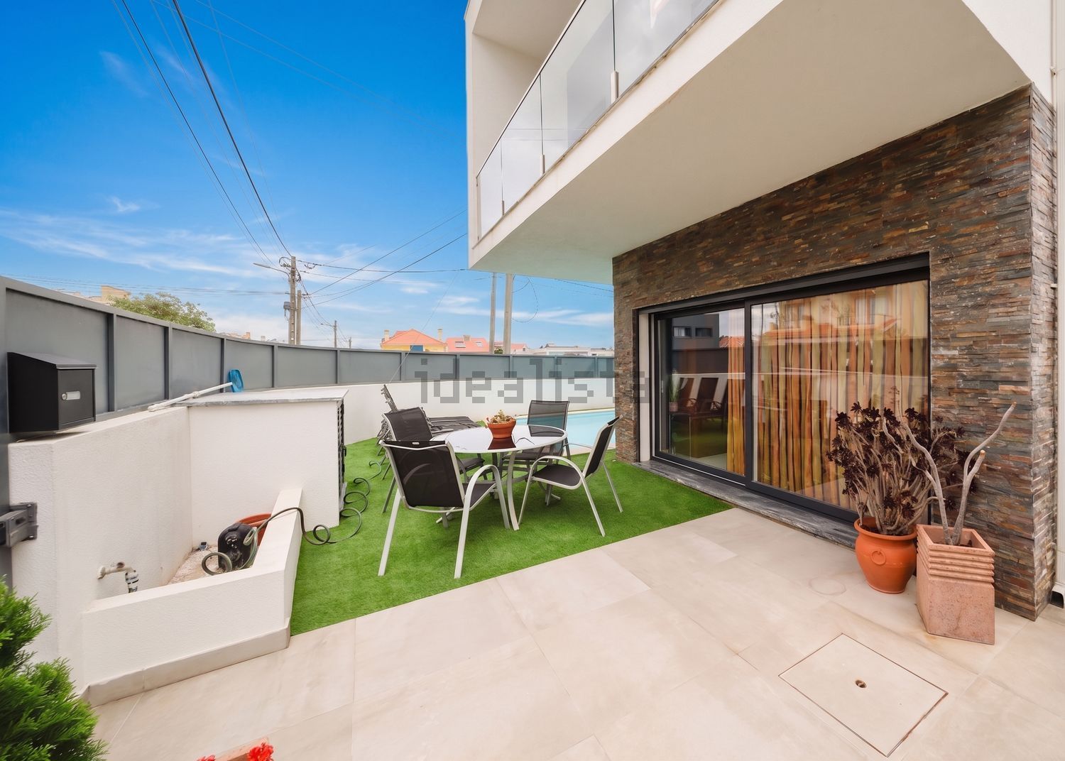 小楼房或独栋别墅出售在Redondos - 阳台