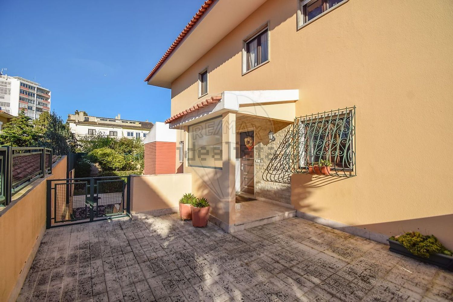 小楼房或独栋别墅出售在Rua da Quinta das Palmeiras - 外立面