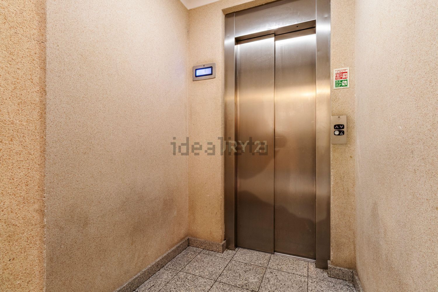 公寓 t2出售在Praceta Odete Saint Maurice, 7 - 过道