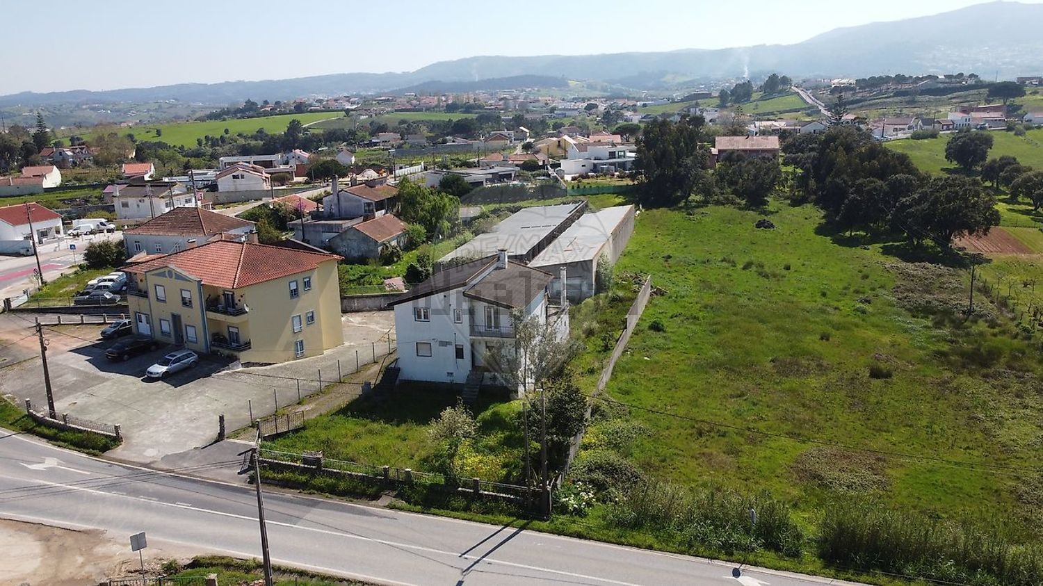 小楼房或独栋别墅出售在Lamas e Cercal - 视线