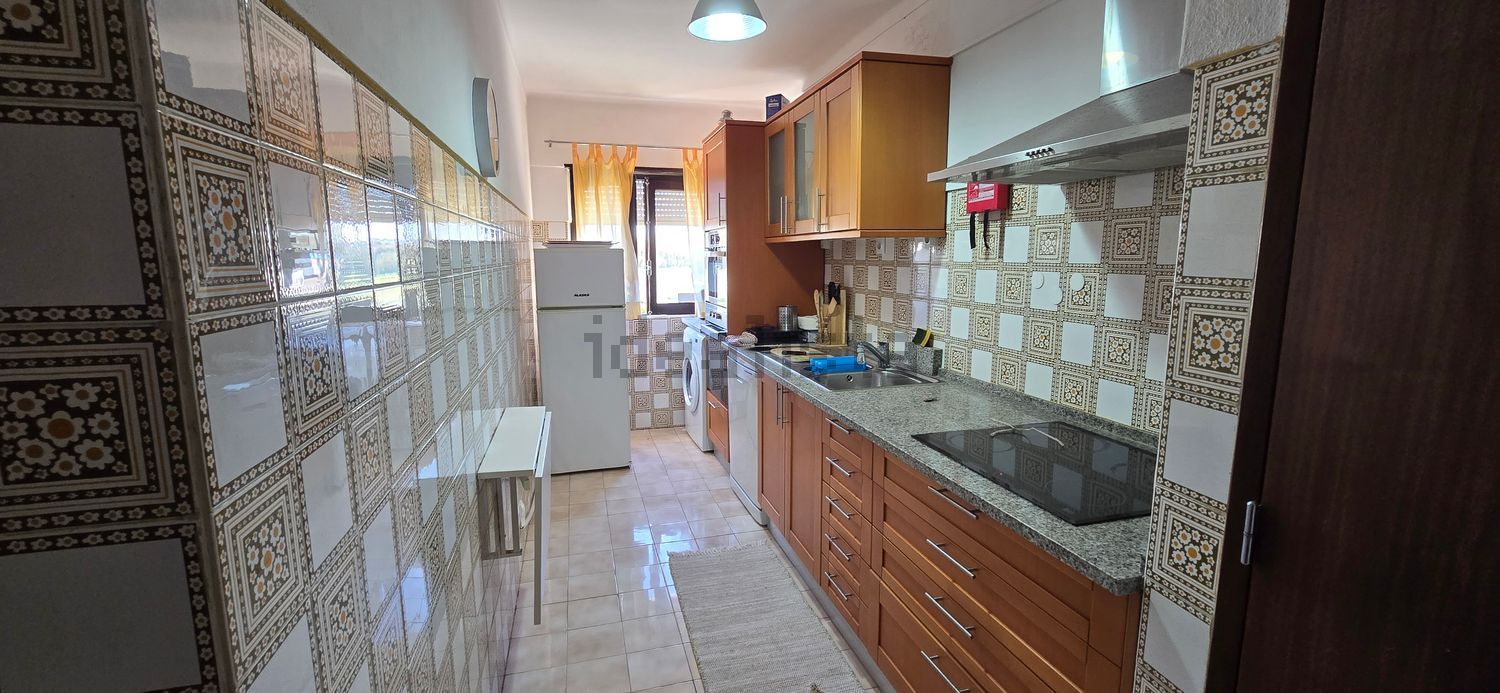 公寓 t2出售在Rua General Humberto Delgado, 6 - 厨房