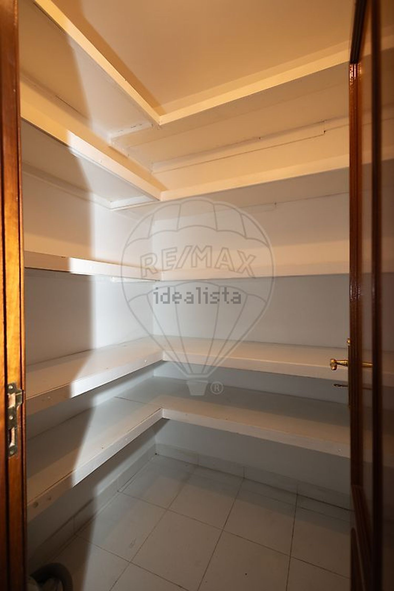 出租公寓 t2在Praceta Libânia do Carmo Galvão - 试衣间