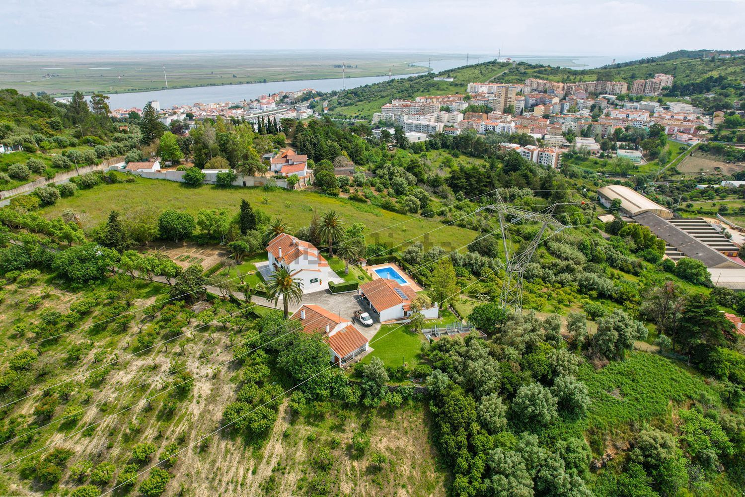 小楼房或独栋别墅出售Estr. da Serralheira de Baixo - 照片