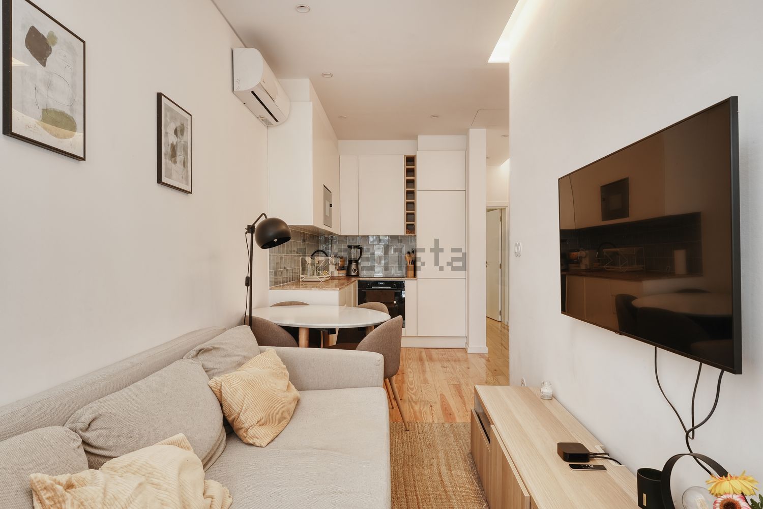 出租公寓 t2在Rua Barão de Sabrosa, 176 - 客厅