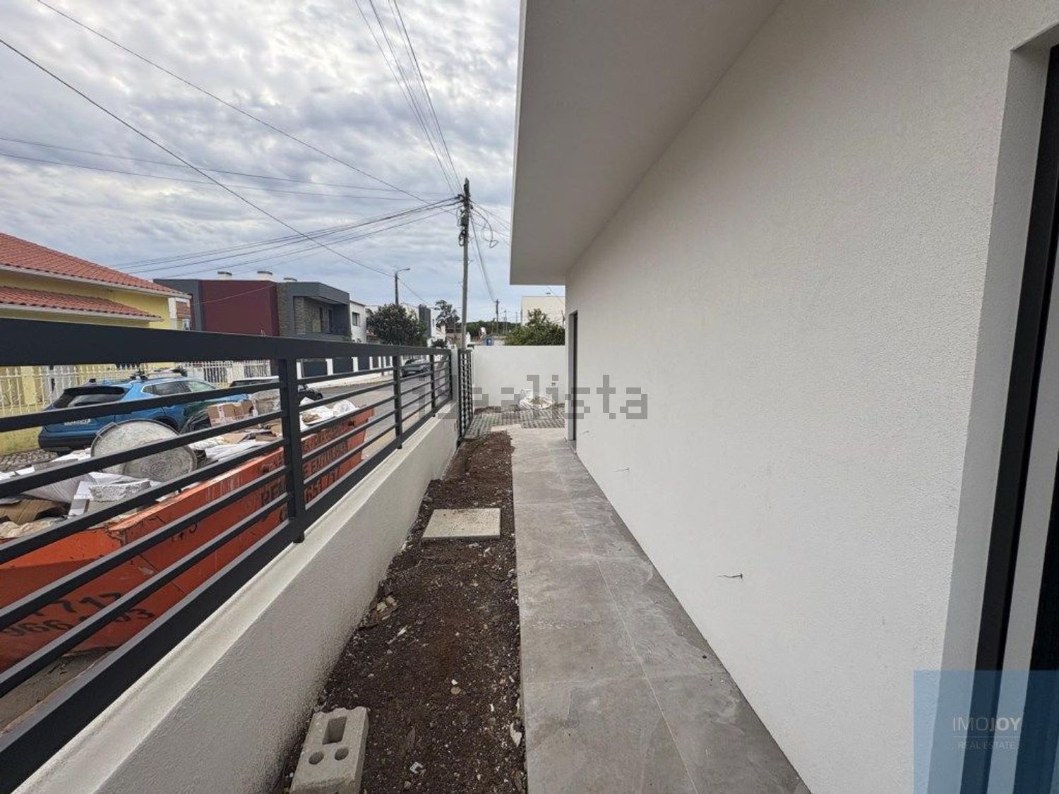 小楼房或独栋别墅出售在Rua Nuno Miguel Rodrigues - 阳台