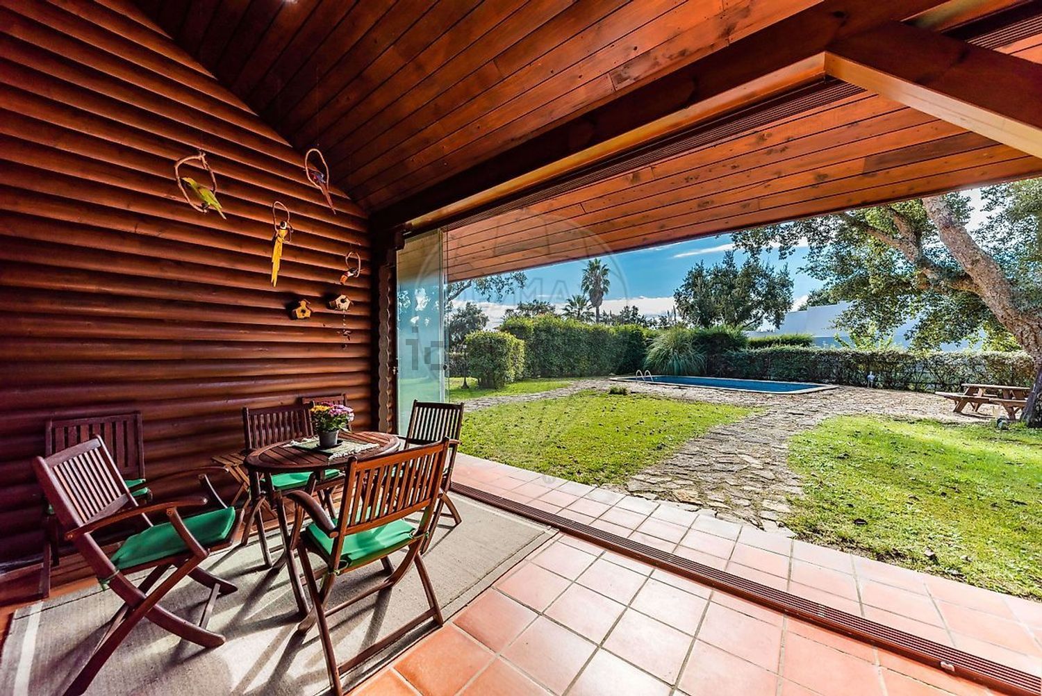 小楼房或独栋别墅出售Ip1 - 阳台