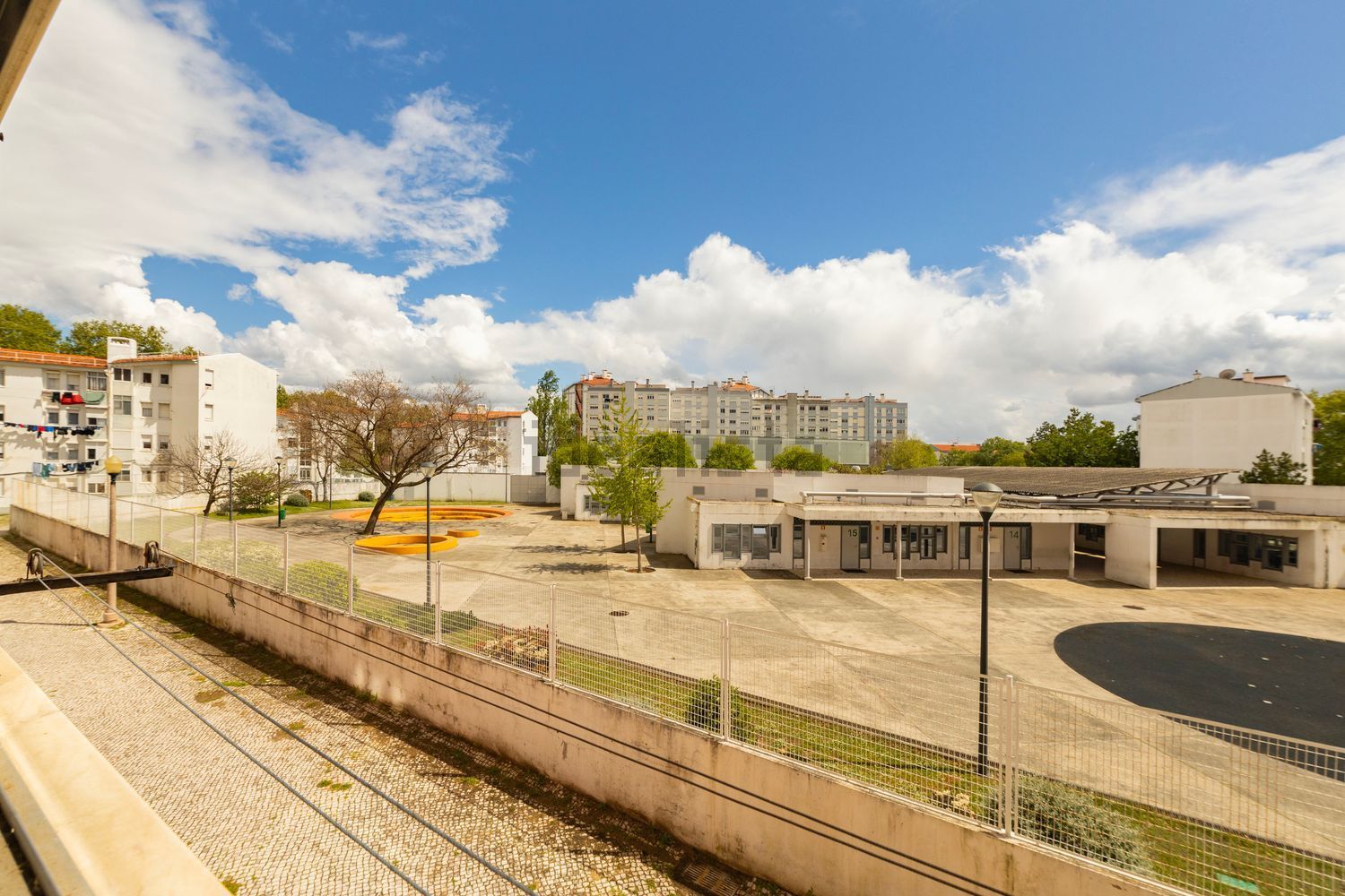 公寓 t3出售在Rua Almada Negreiros - 游泳池