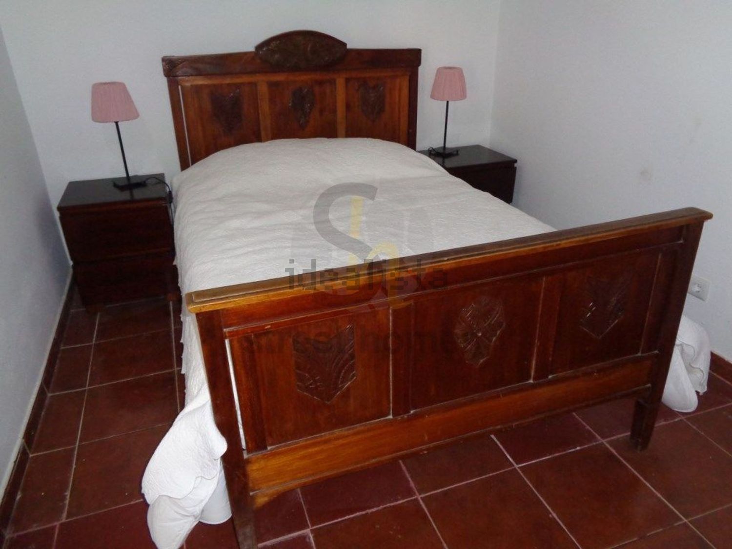 小楼房或独栋别墅出售M1076 - 卧室