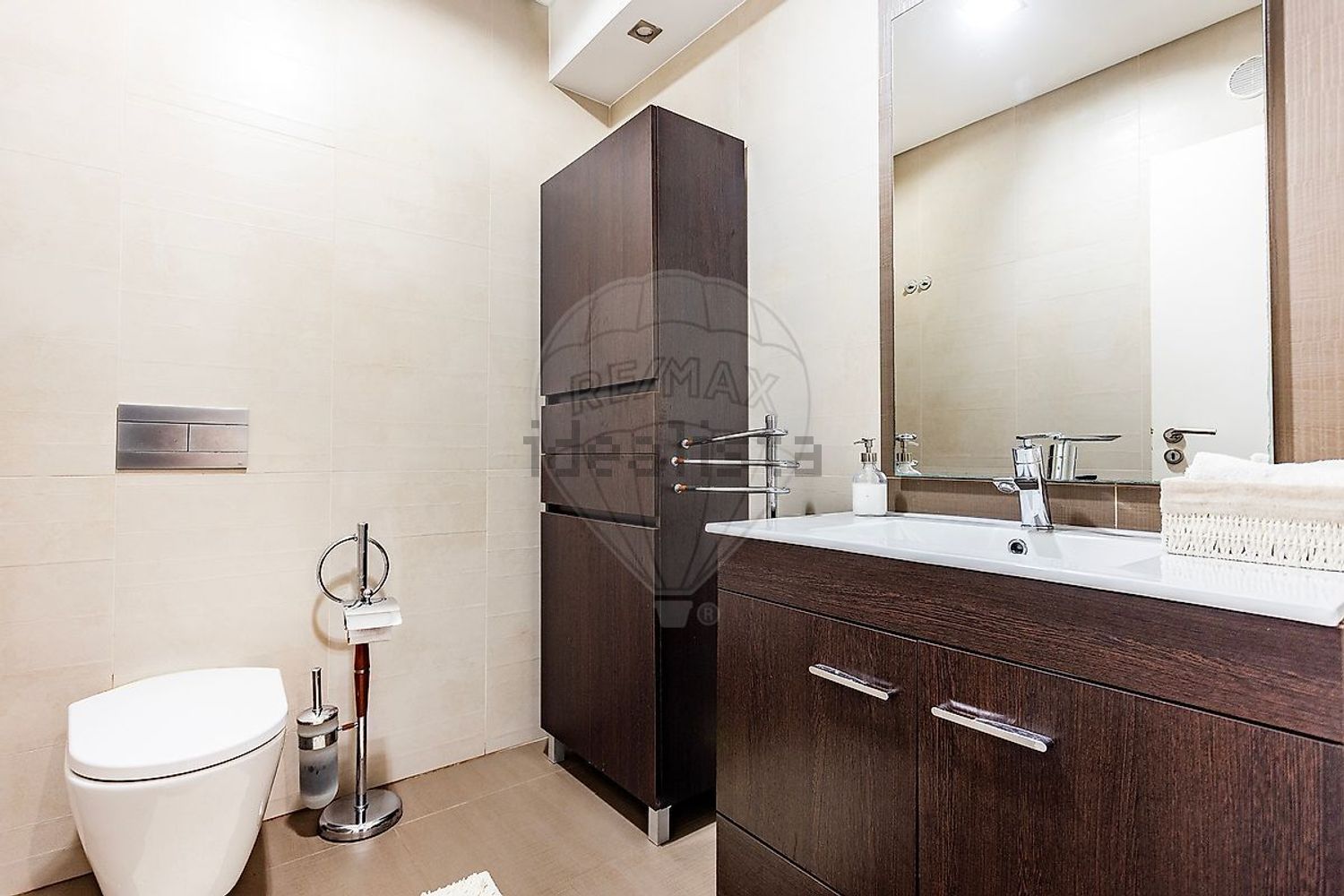 小楼房或独栋别墅出售在Largo do Juncalinho - 卫生间