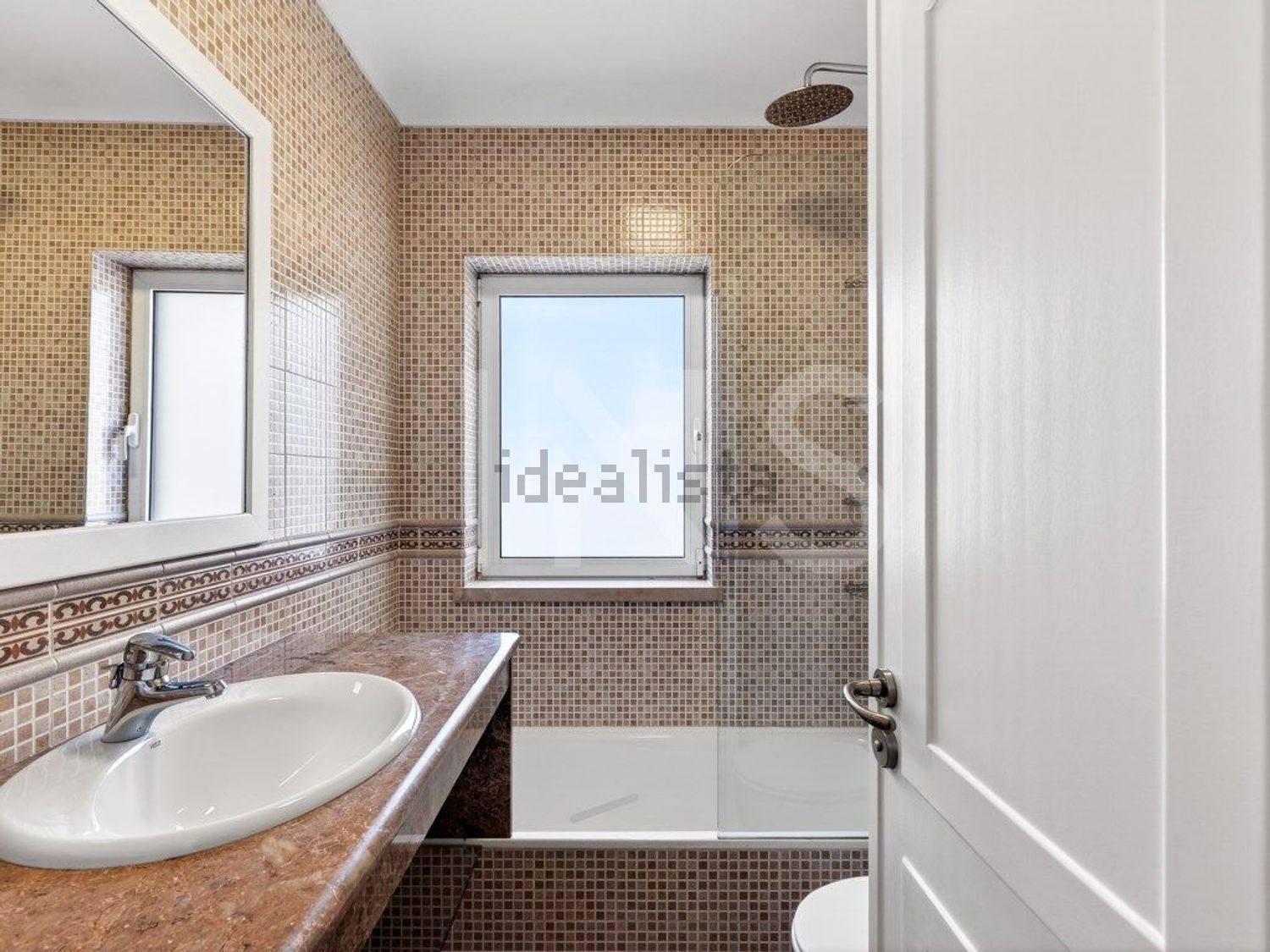 小楼房或独栋别墅出售在Rua do Beco - 卫生间