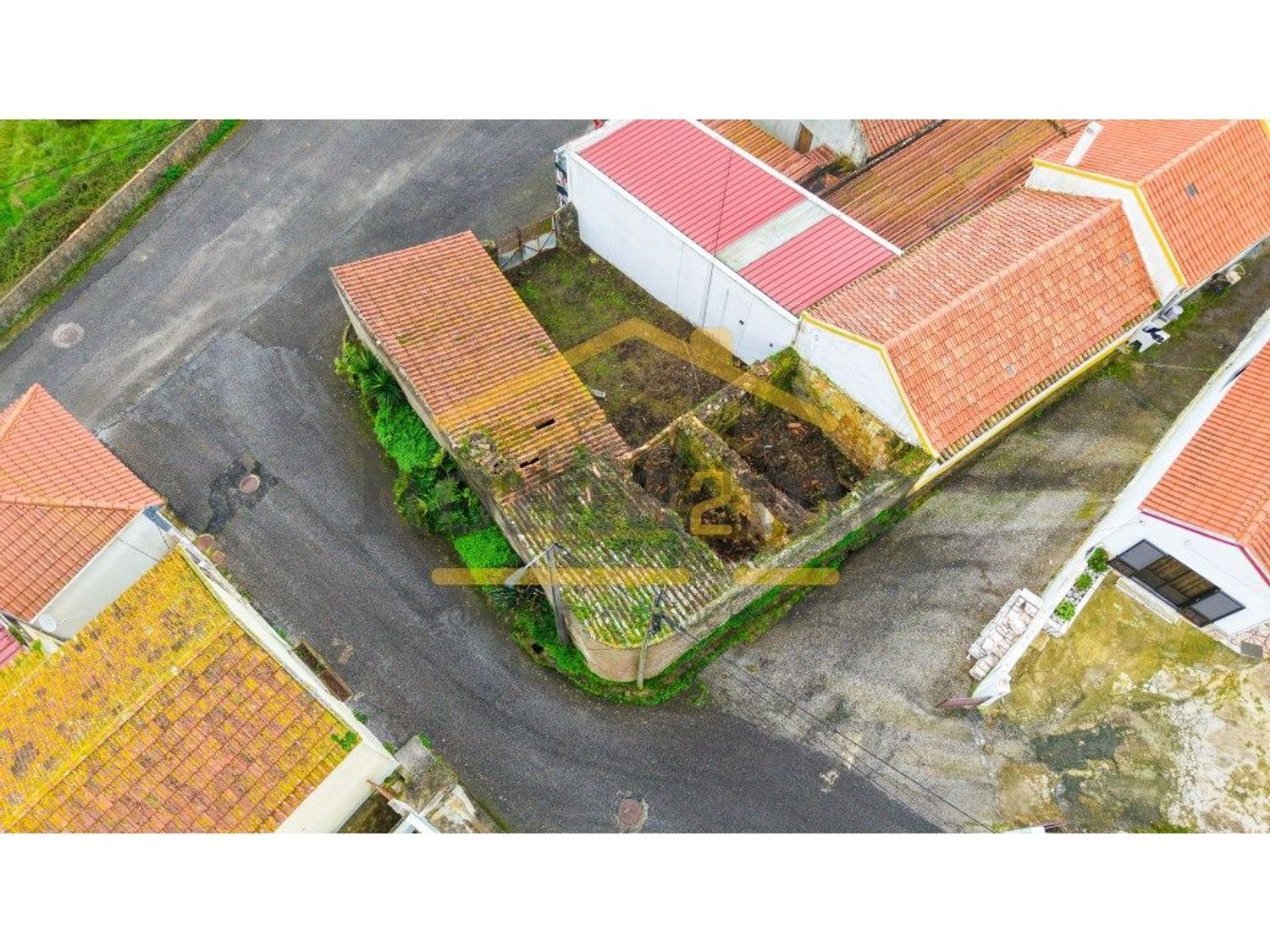 小楼房或独栋别墅出售在São Quintino - 平面图