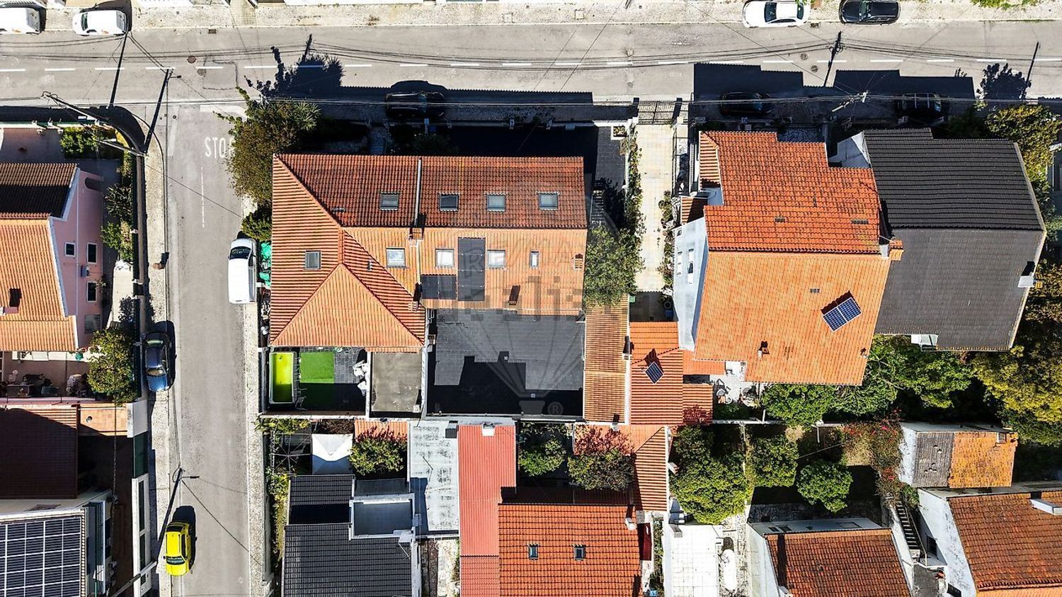 小楼房或独栋别墅出售在Rua António Sérgio - 视线