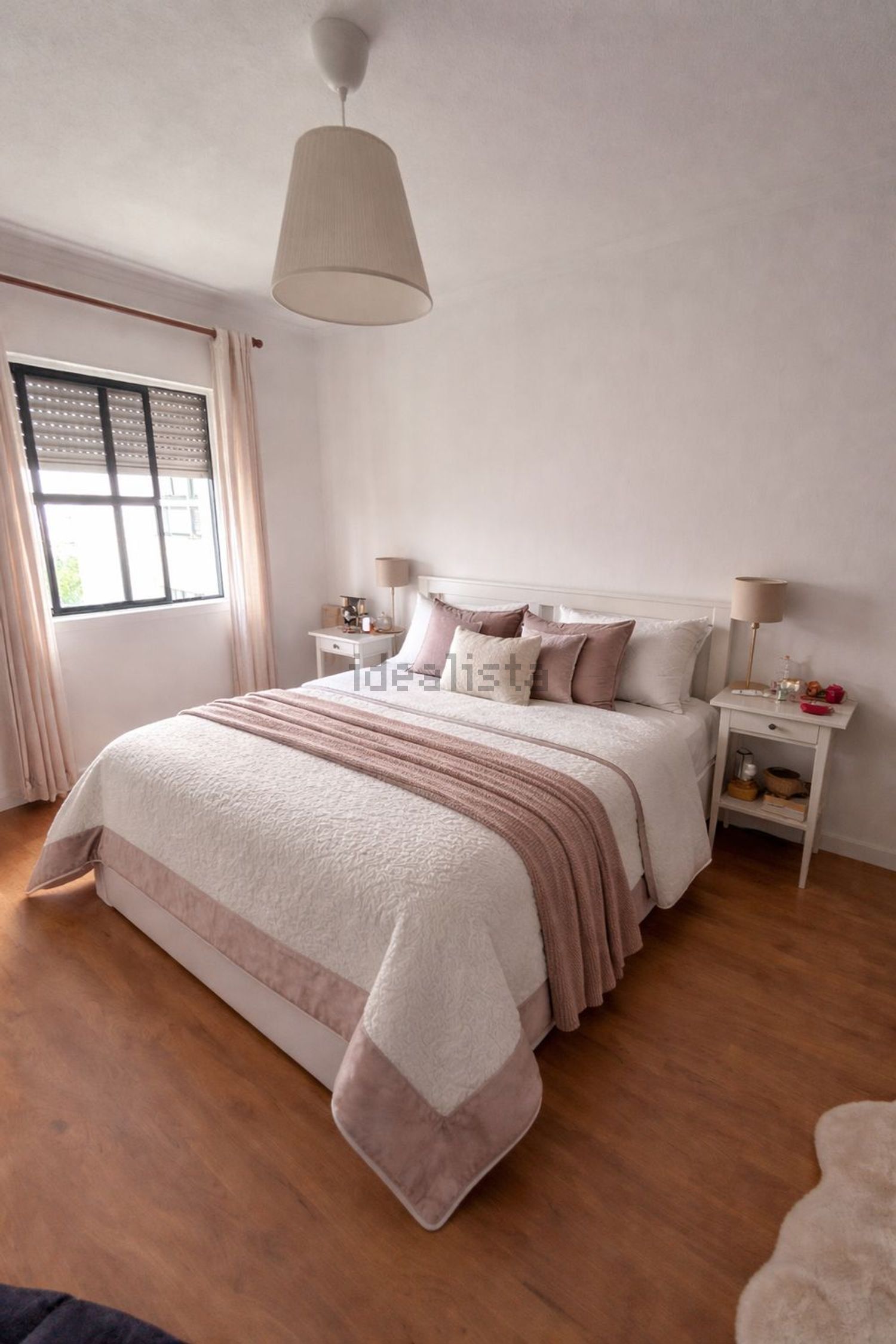 出租公寓 t2在Rua Ferreira de Castro, 389 - 卧室