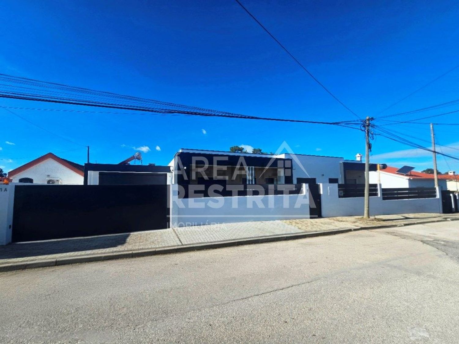 小楼房或独栋别墅出售在Rua dos Vitoriosos - 照片