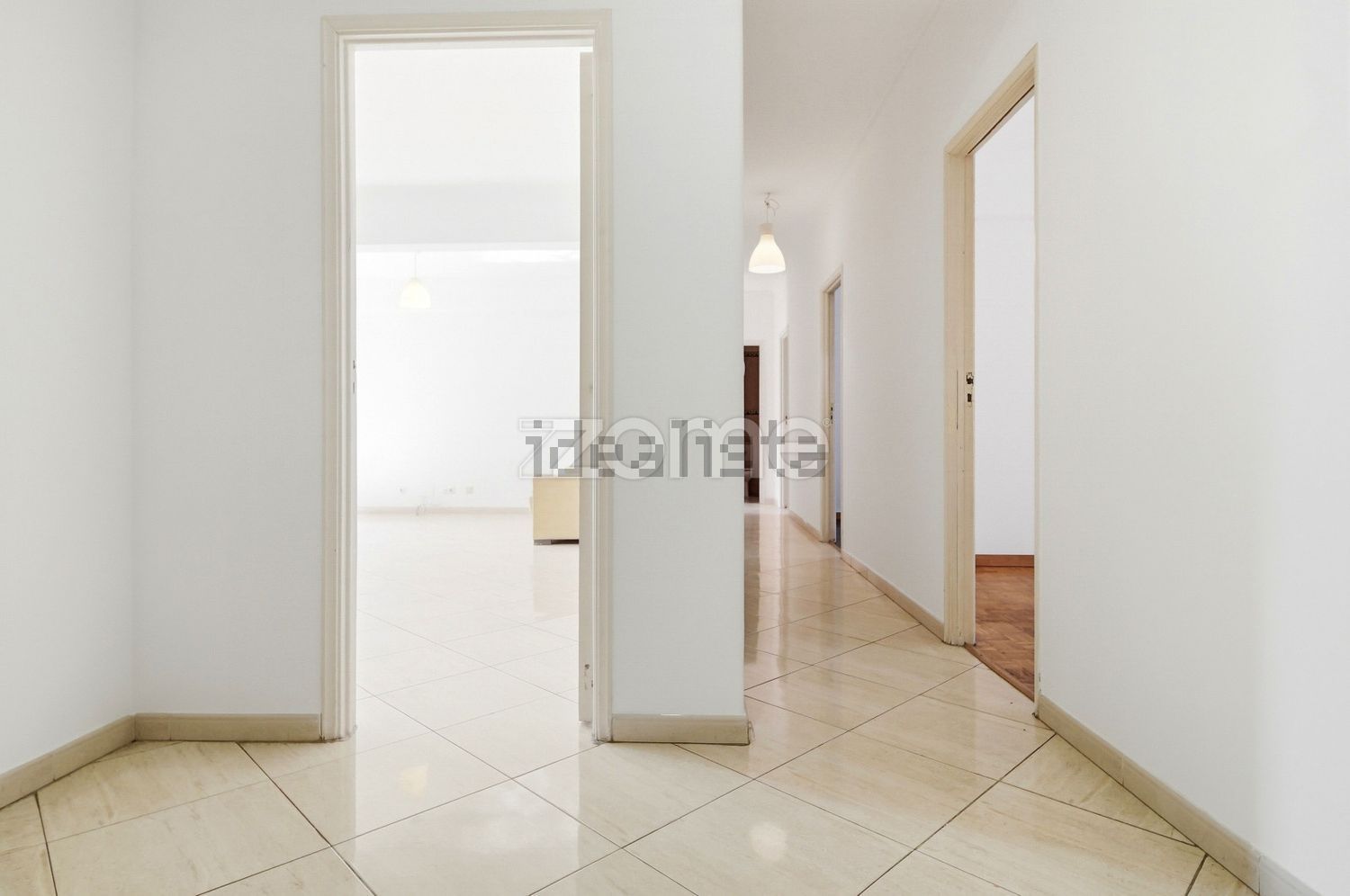 公寓 t4出售在Rua dos Soeiros, 335 - 过道