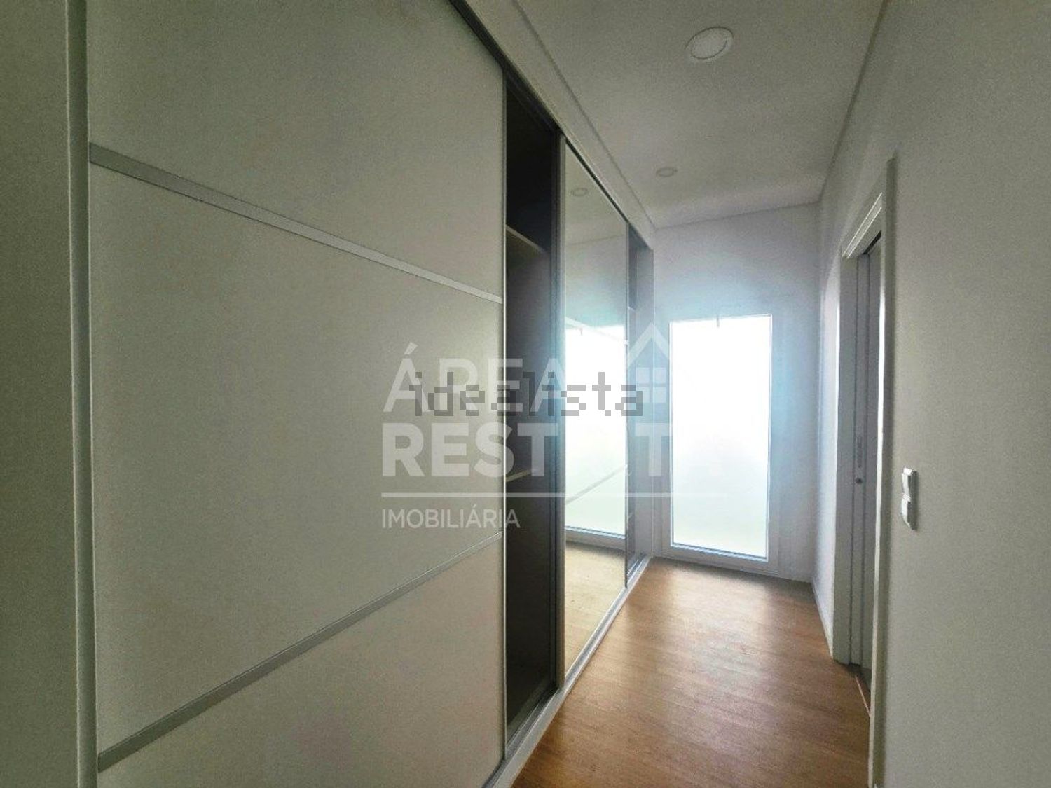 小楼房或独栋别墅出售在Rua dos Vitoriosos - 照片