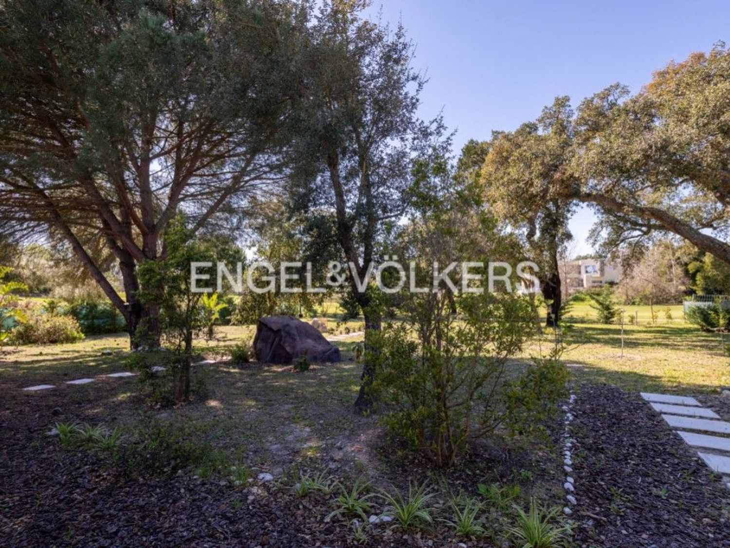 小楼房或独栋别墅出售在Avenida do Montado, 39 - 花园