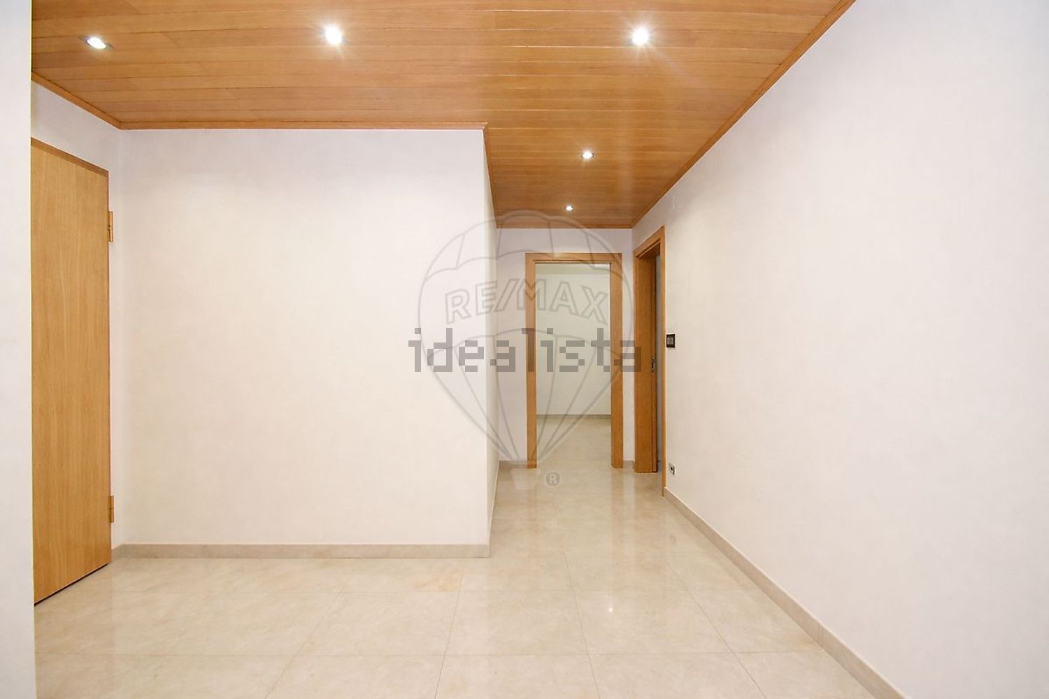 公寓 t2出售在Rua Cidade de Bolama - 过道