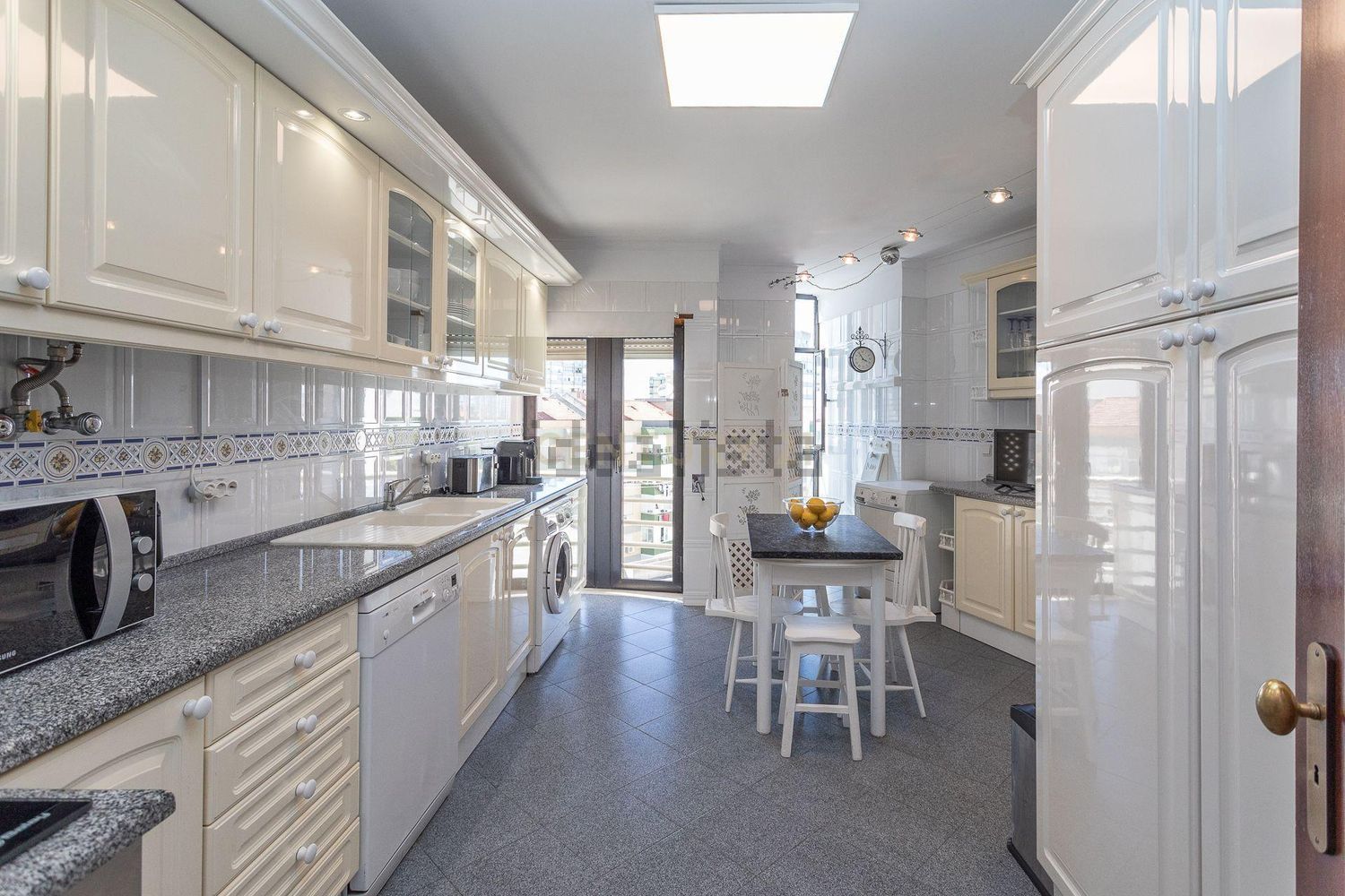 出租公寓 t3在Rua Mário Eloy, 1 - 厨房