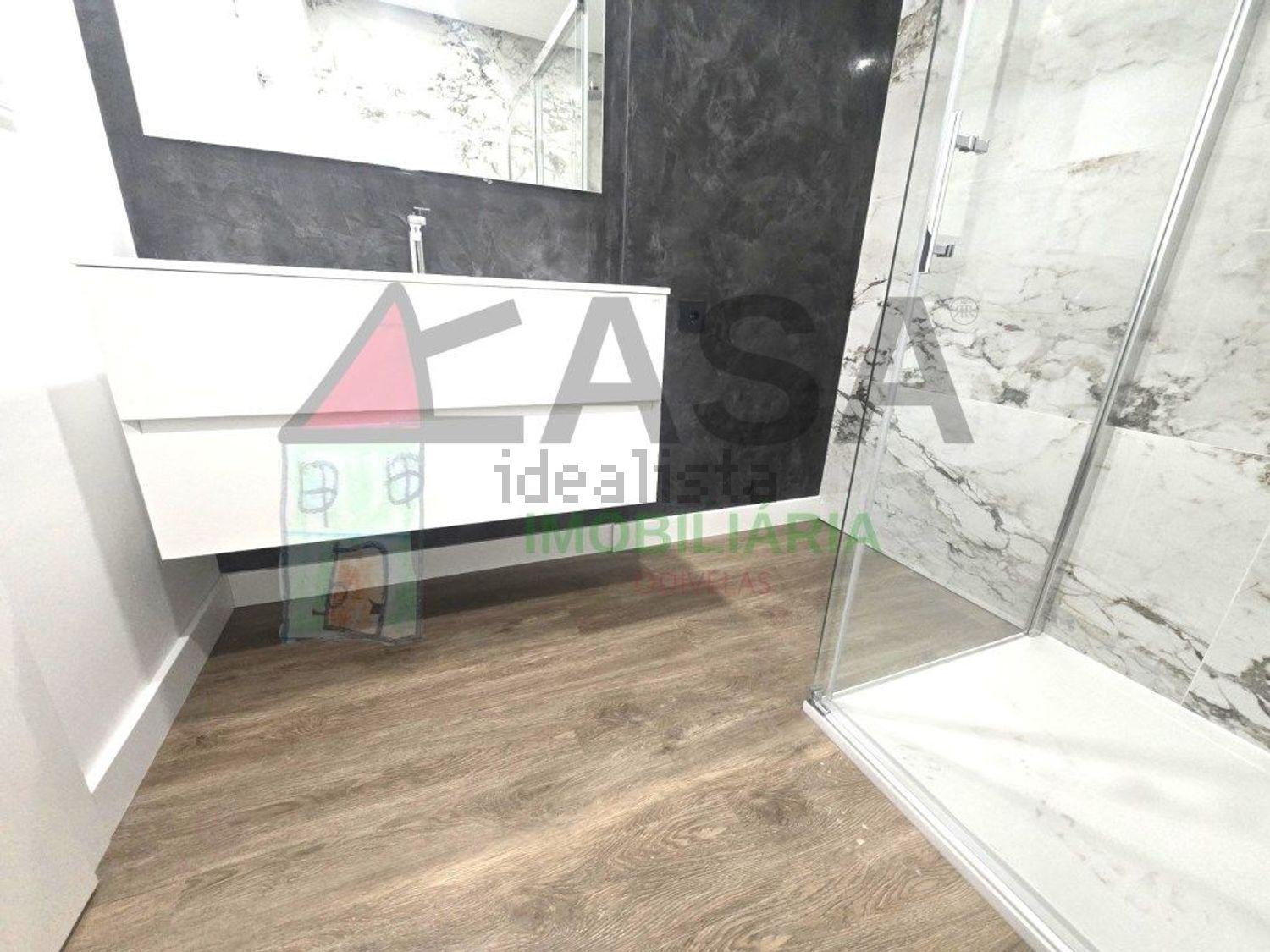 公寓 t2出售在Avenida Doutor António Silva Marques, 10 - 卫生间