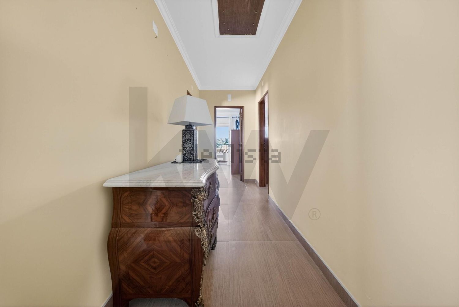 小楼房或独栋别墅出售在Rua da Mesquita s/n - 过道