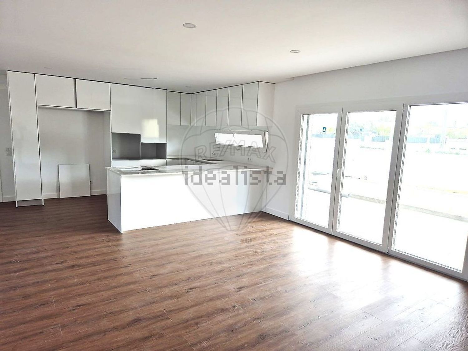 小楼房或独栋别墅出售在Rua 27 - 照片