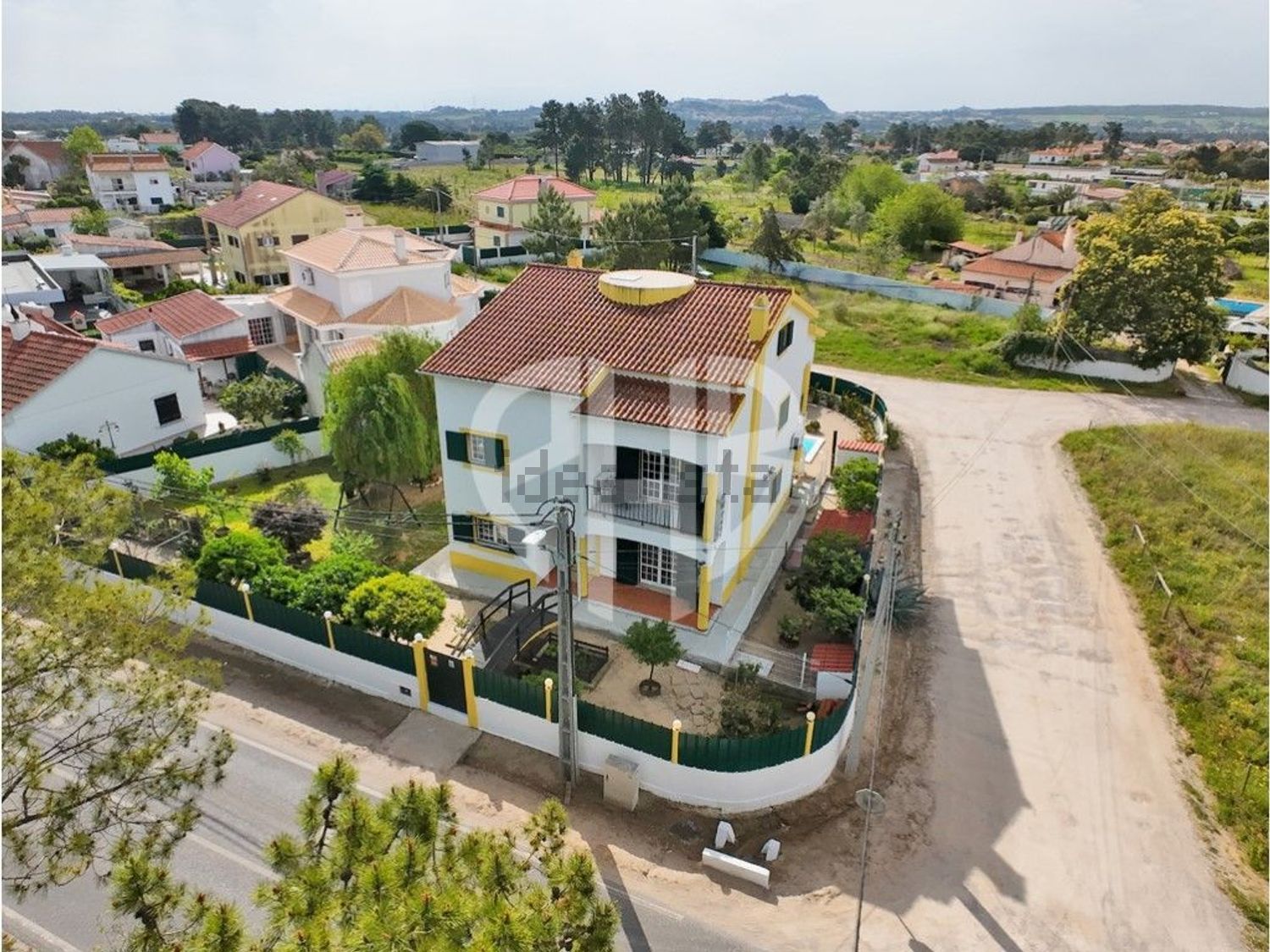 小楼房或独栋别墅出售Cm1029 - 照片