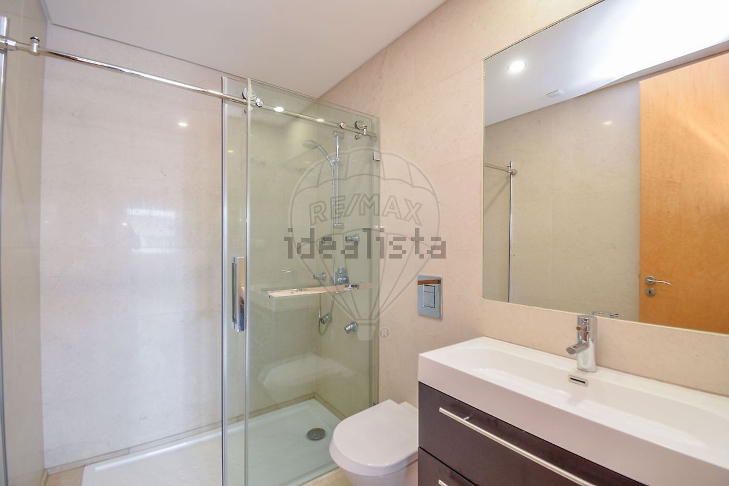 公寓 t3出售在Rua Xavier de Araújo, 14 - 卫生间