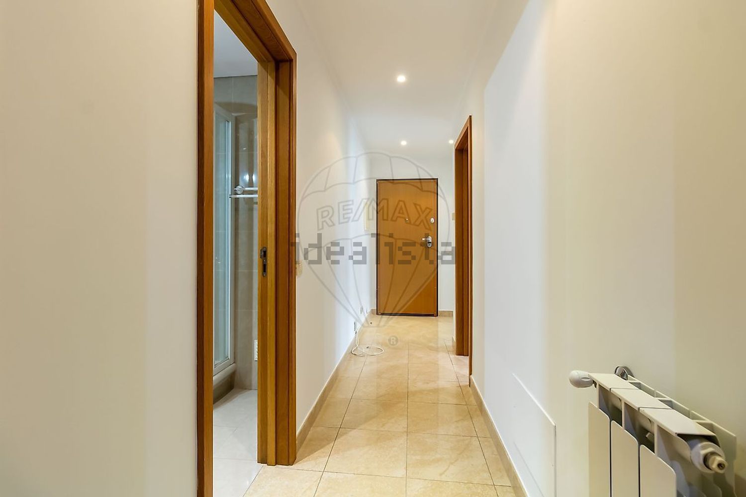 公寓 t2出售在Rua Doutor António Patrício Gouveia - 过道