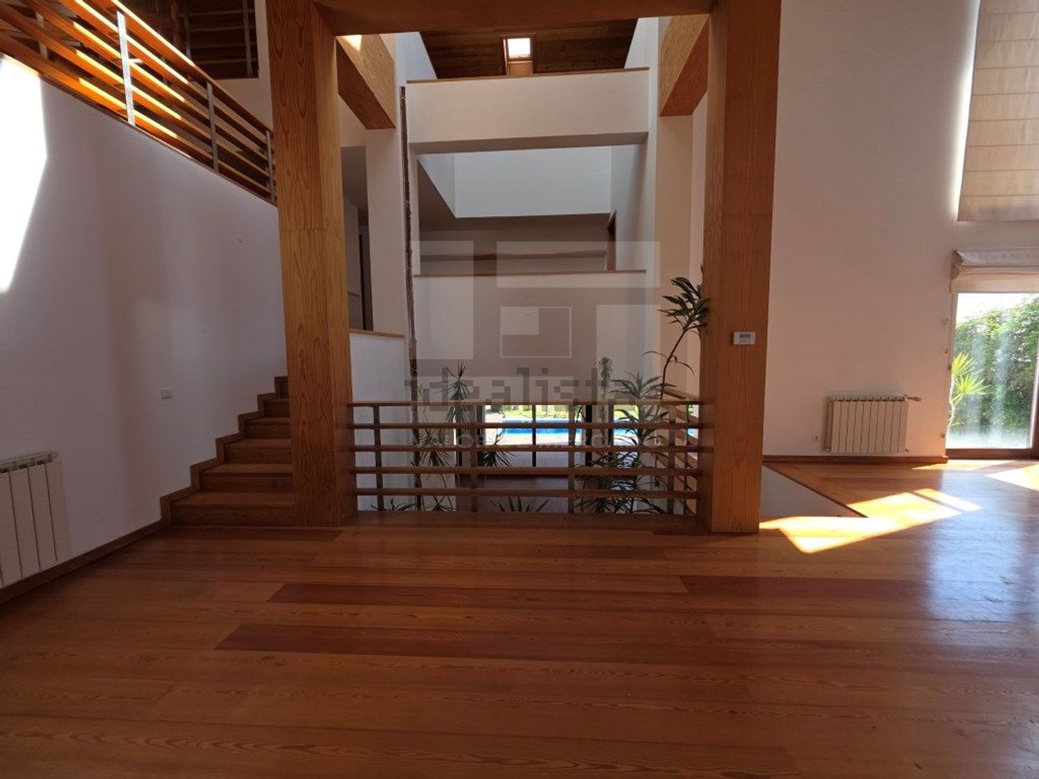 出租小楼房或独栋别墅在Rua Mato da Mina, 22 - 详情