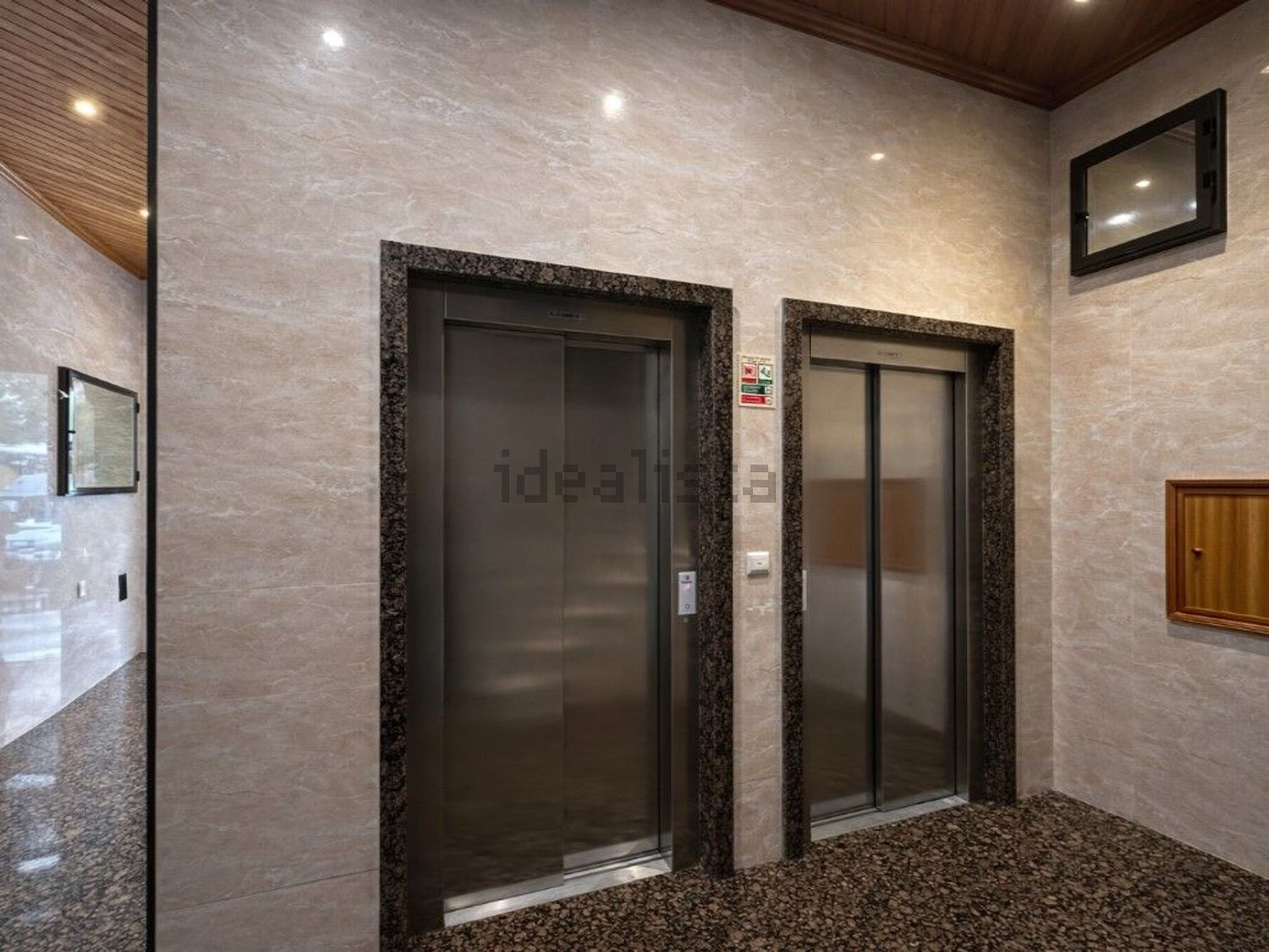 公寓 t2出售在Avenida Canto e Castro - 过道