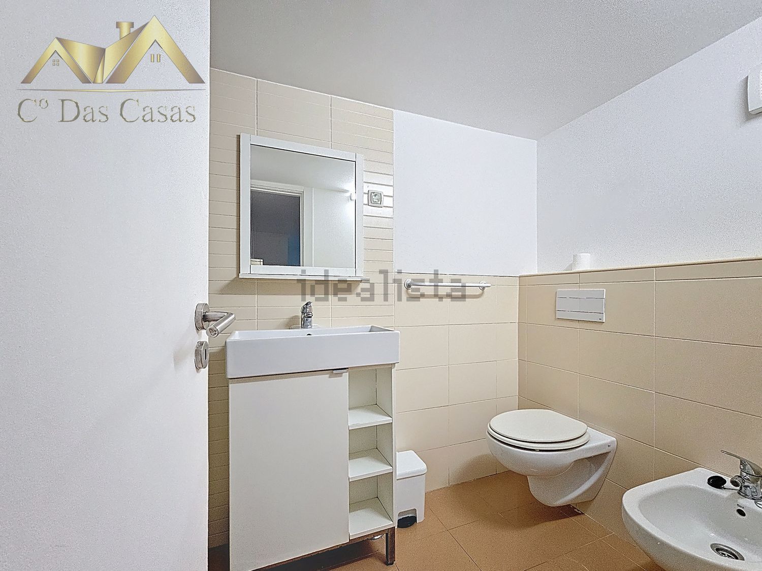 出租公寓 t2在Rua António Sardinha, 10 - 卫生间