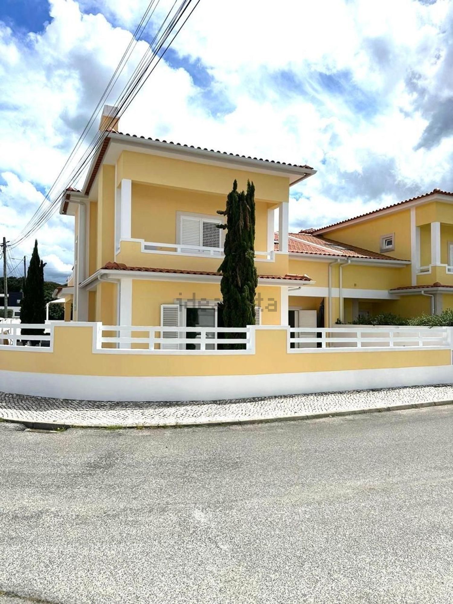 联排别墅出售在Rua Aquilino Ribeiro, 34 - 外立面