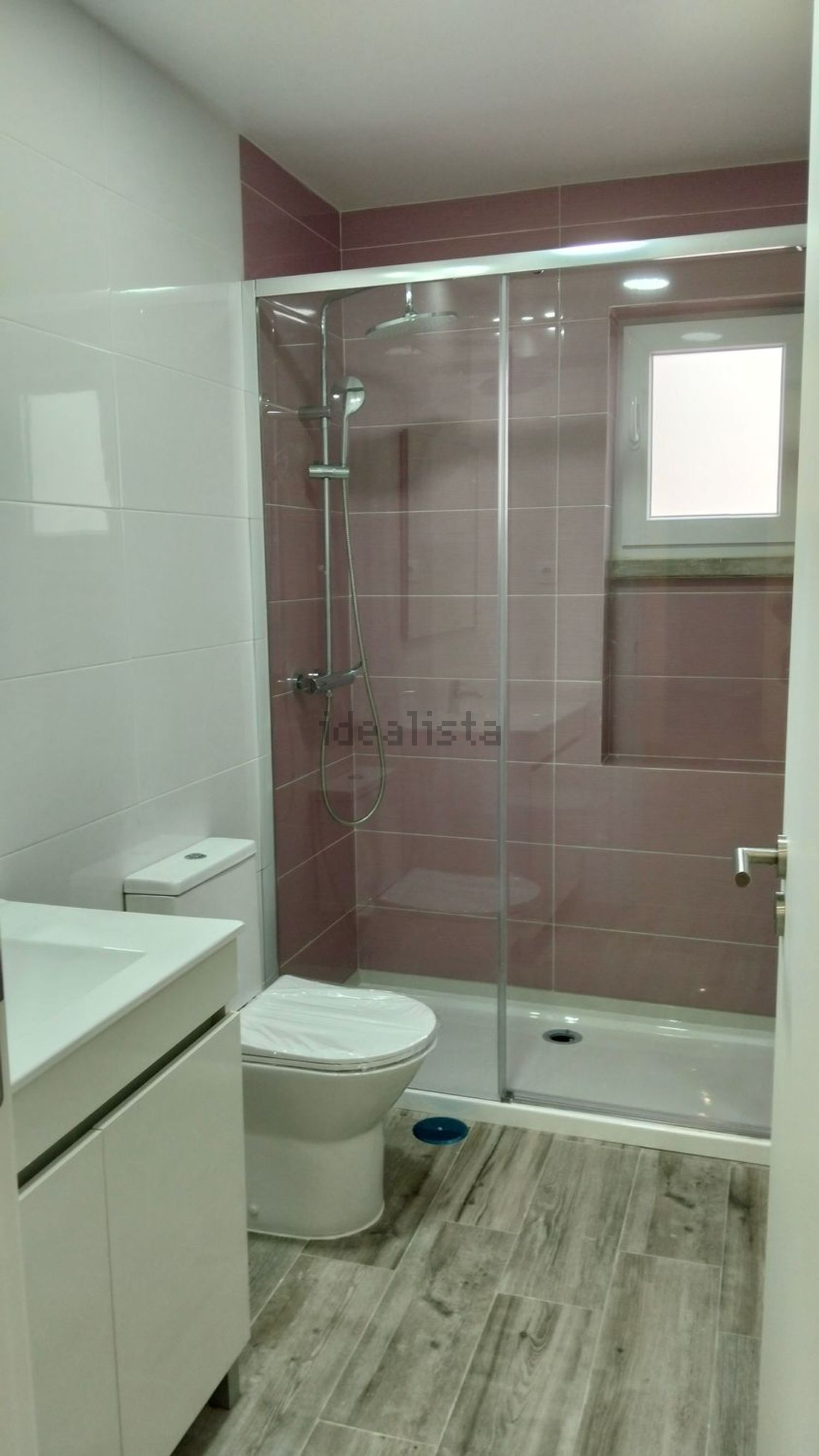 出租公寓 t2在Rua 1º de Maio, 22 - 卫生间