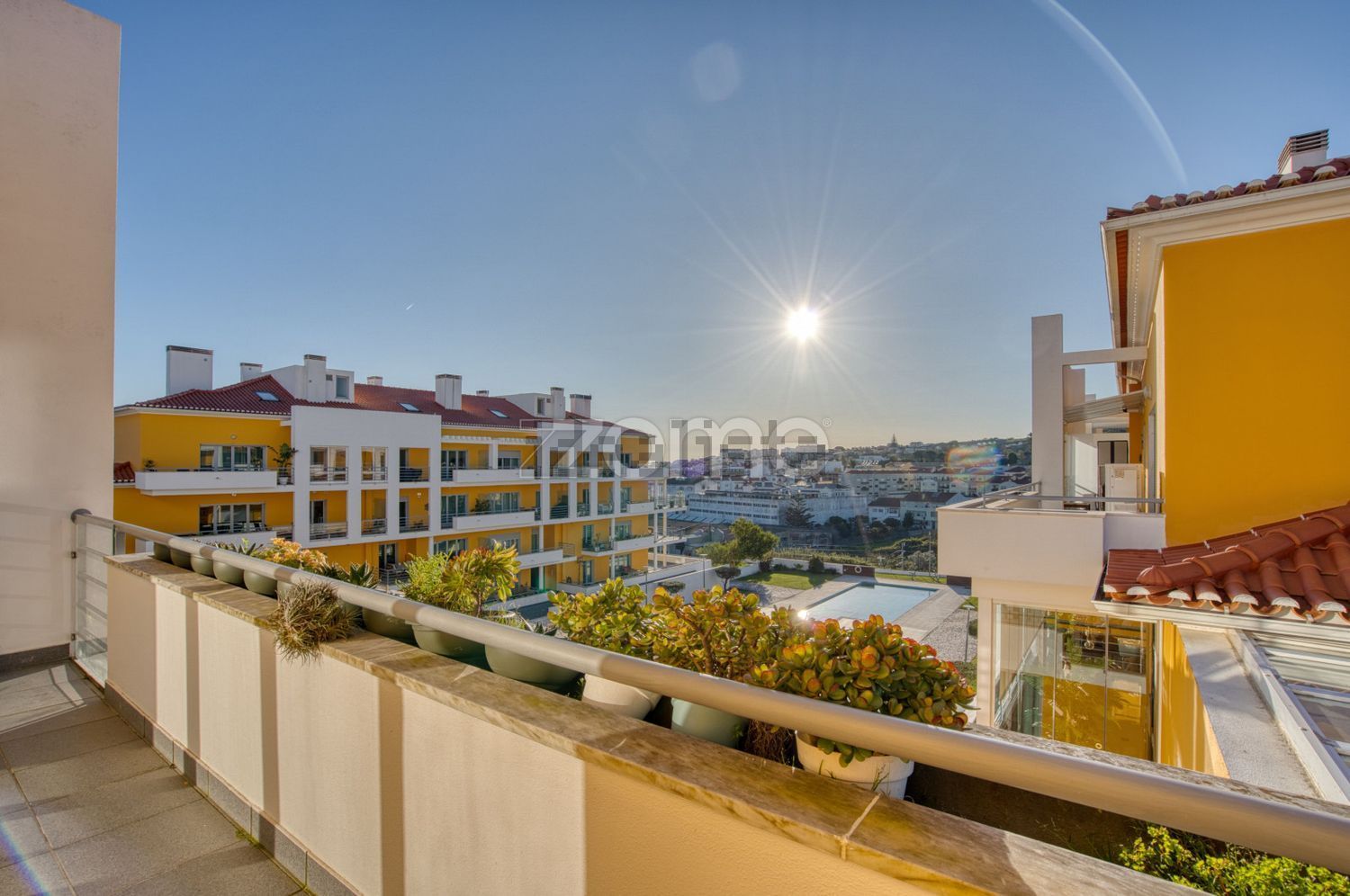 复式公寓出售在Rua dos Eucaliptos, 2 - 门廊