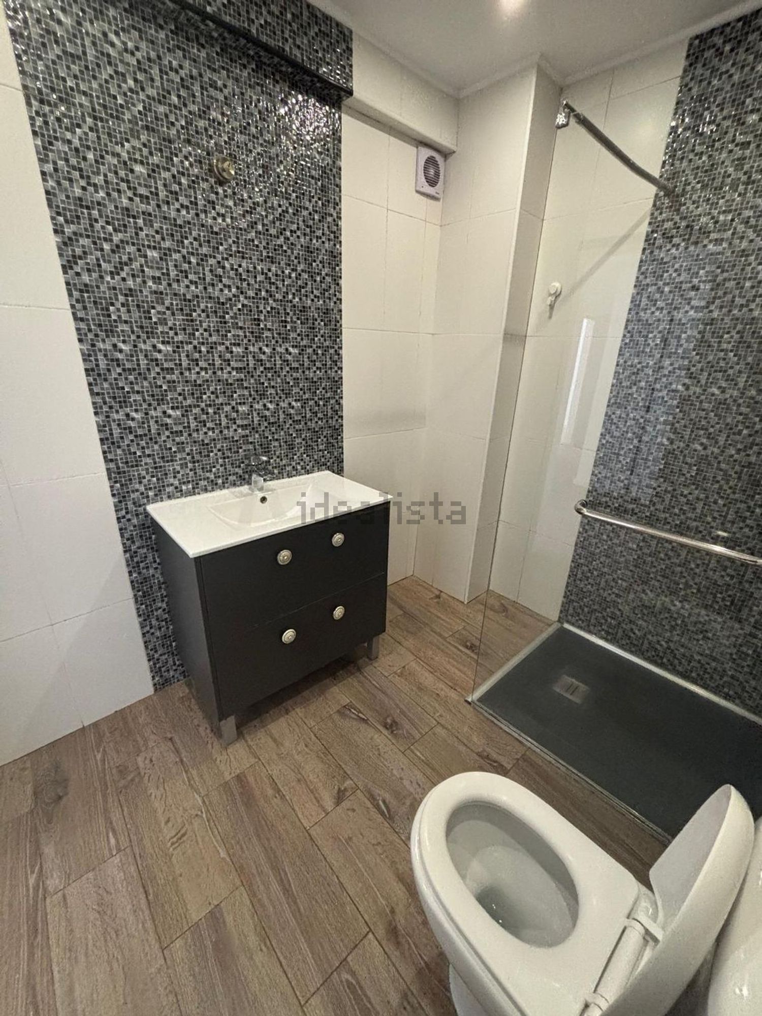 出租公寓 t2在Moita - 卫生间