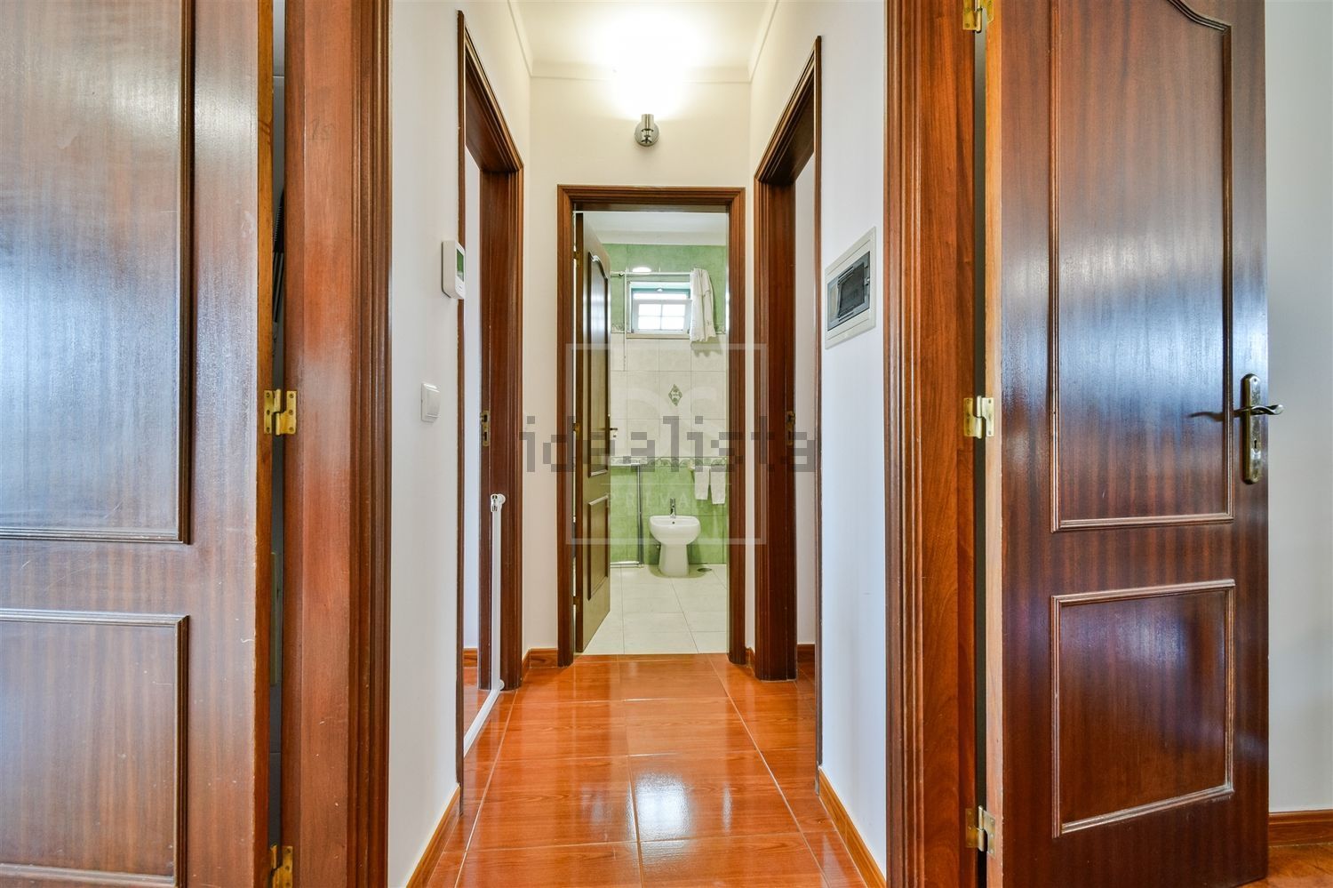 小楼房或独栋别墅出售在Praça Dom Lourenço Vicente, 18 - 过道