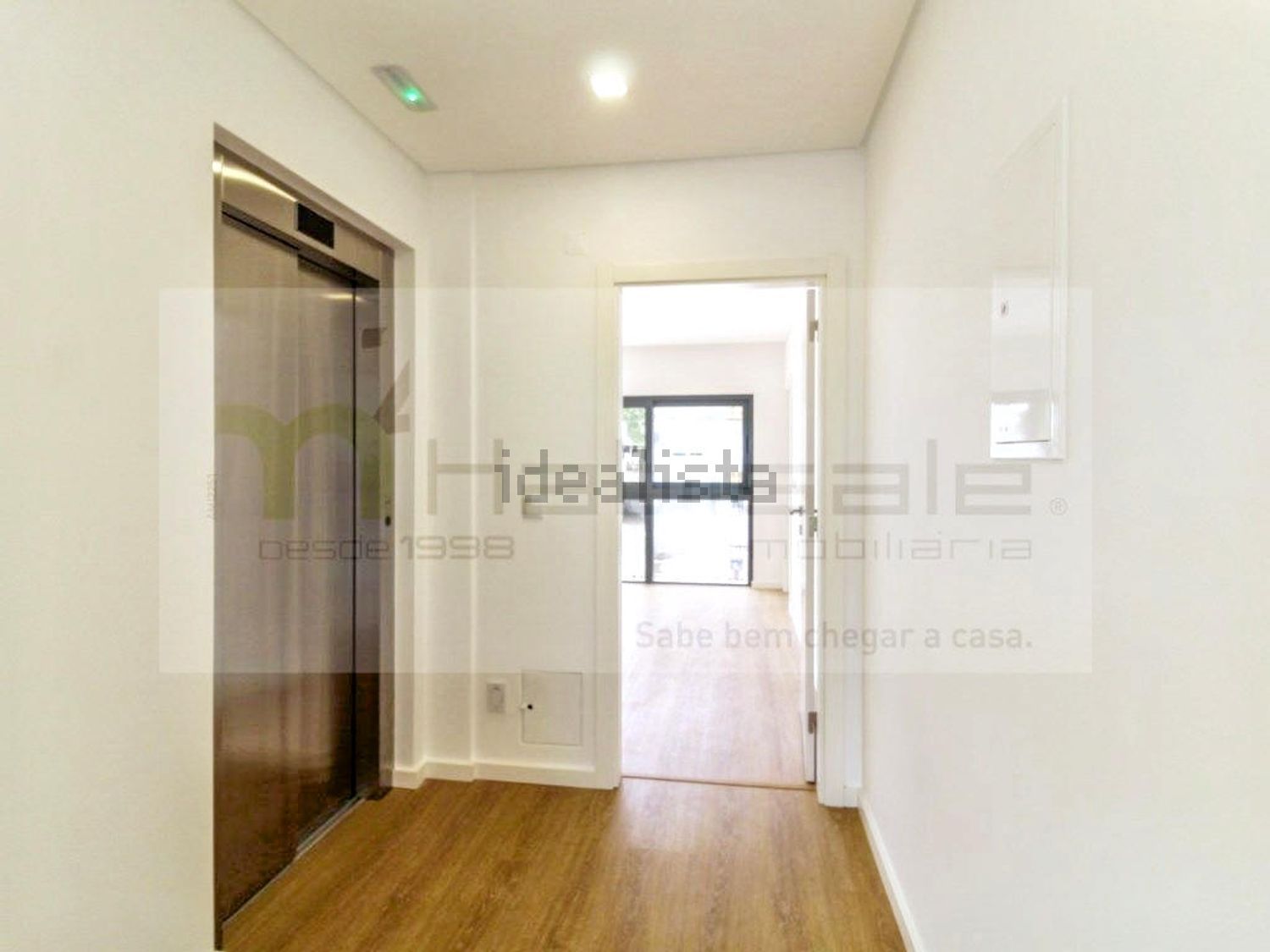 小楼房或独栋别墅出售在Rua Vieira da Silva - 过道