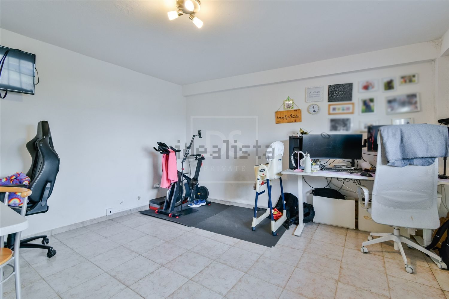 小楼房或独栋别墅出售在Praça Dom Lourenço Vicente, 18 - 办公室