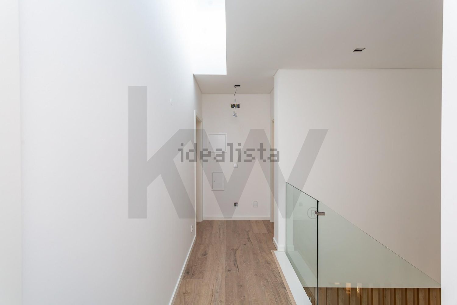 双拼别墅出售在Rua Marechal Craveiro Lopes s/n - 过道