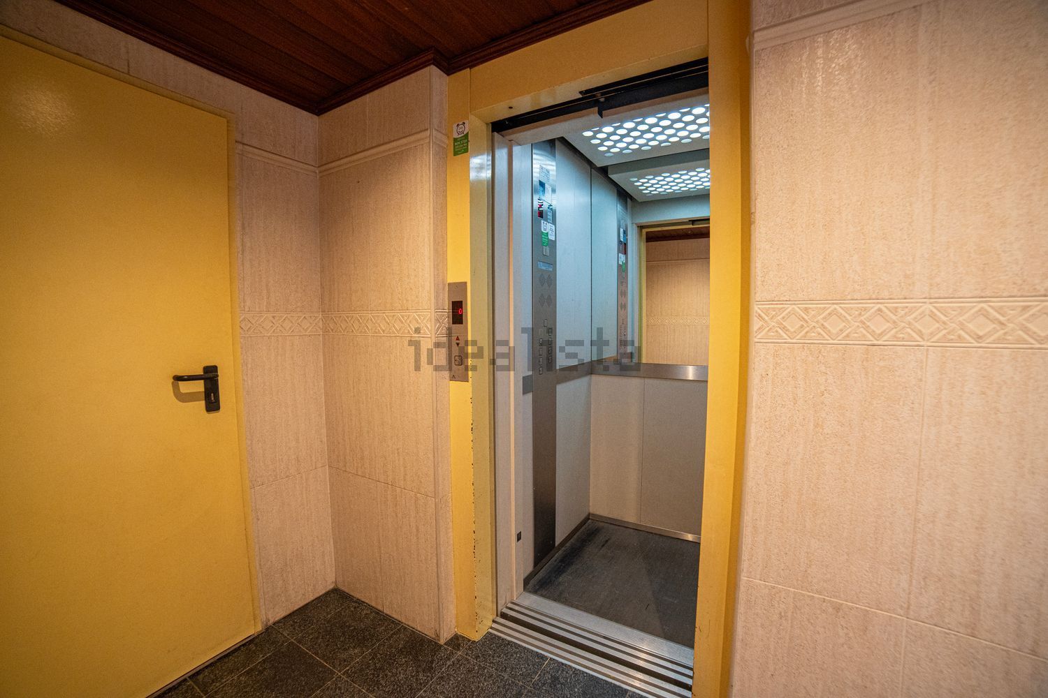 公寓 t2出售在Rua António Rebelo da Silva, 5 - 电梯