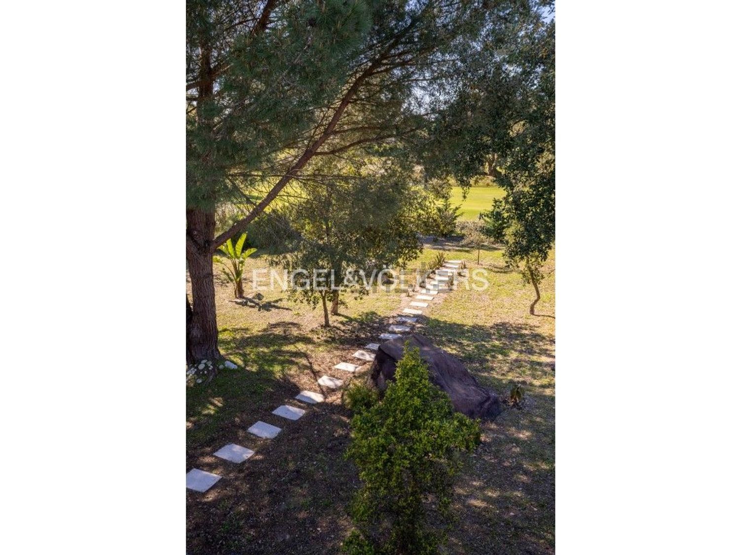 小楼房或独栋别墅出售在Avenida do Montado, 39 - 花园