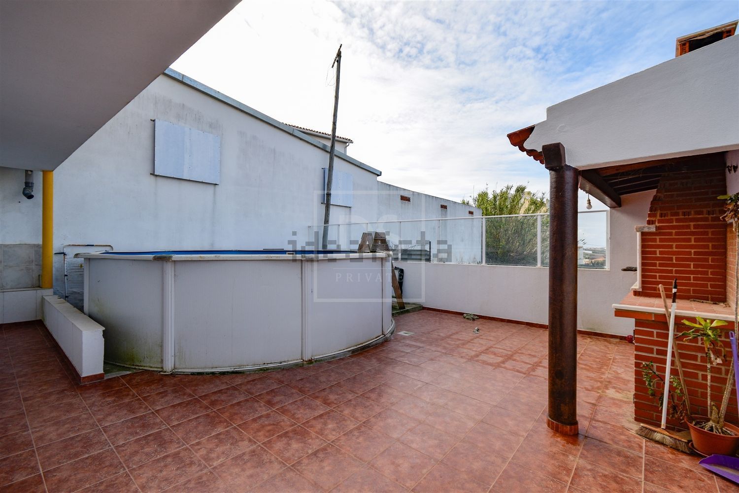 小楼房或独栋别墅出售在Praça Dom Lourenço Vicente, 18 - 视线