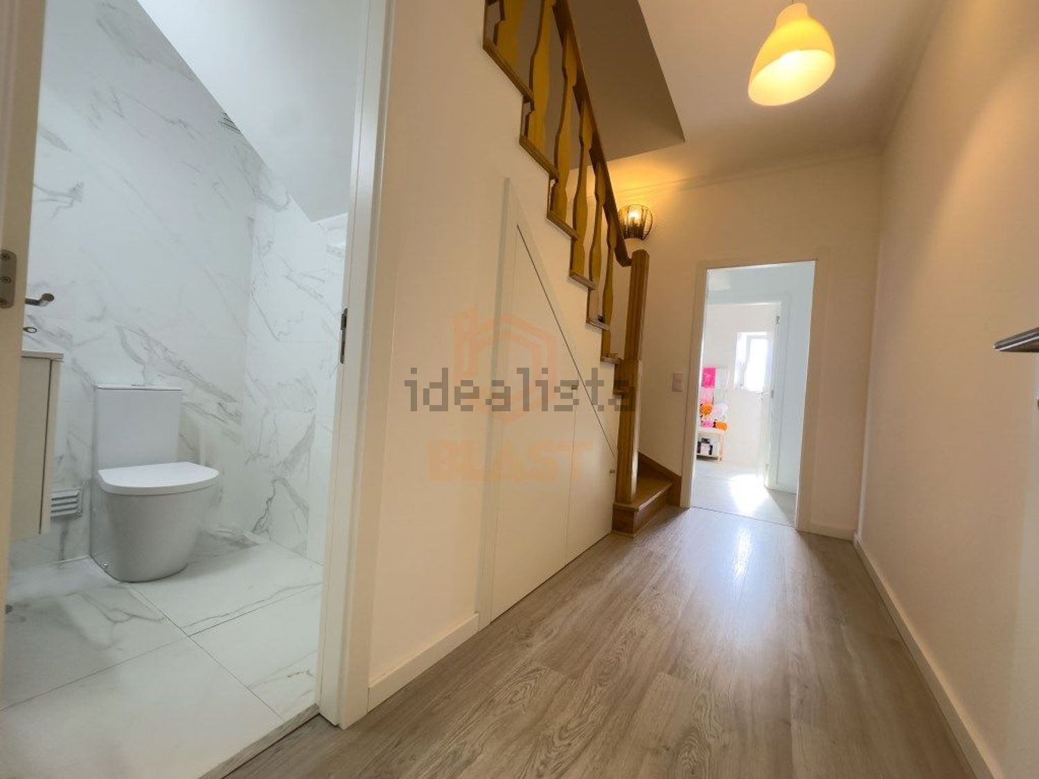 公寓 t3出售在Rua Doutor César Raúl da Costa Andrade - 过道