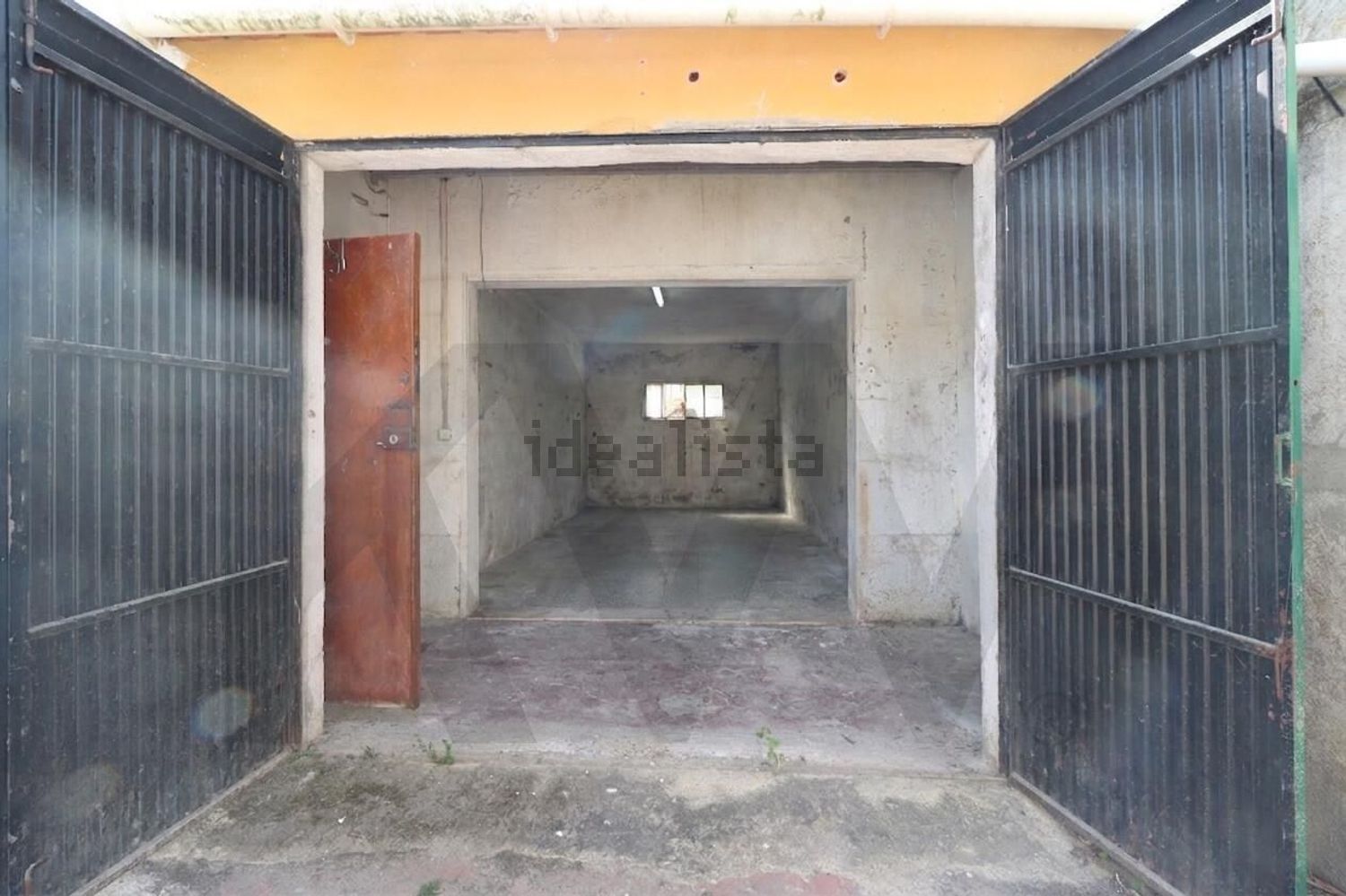 小楼房或独栋别墅出售在Rua António Aleixo - 过道