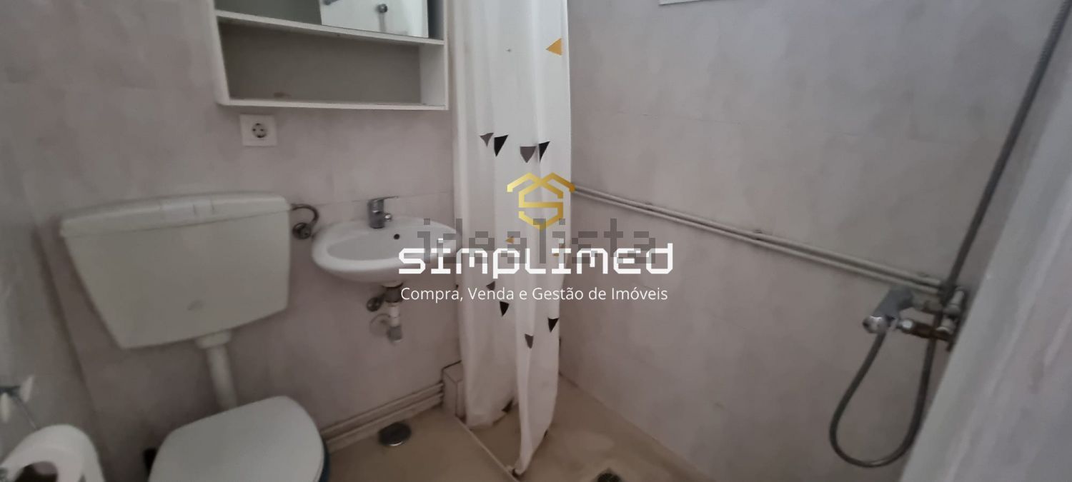 公寓 t2出售在Rua Doutor Egas Moniz - 卫生间