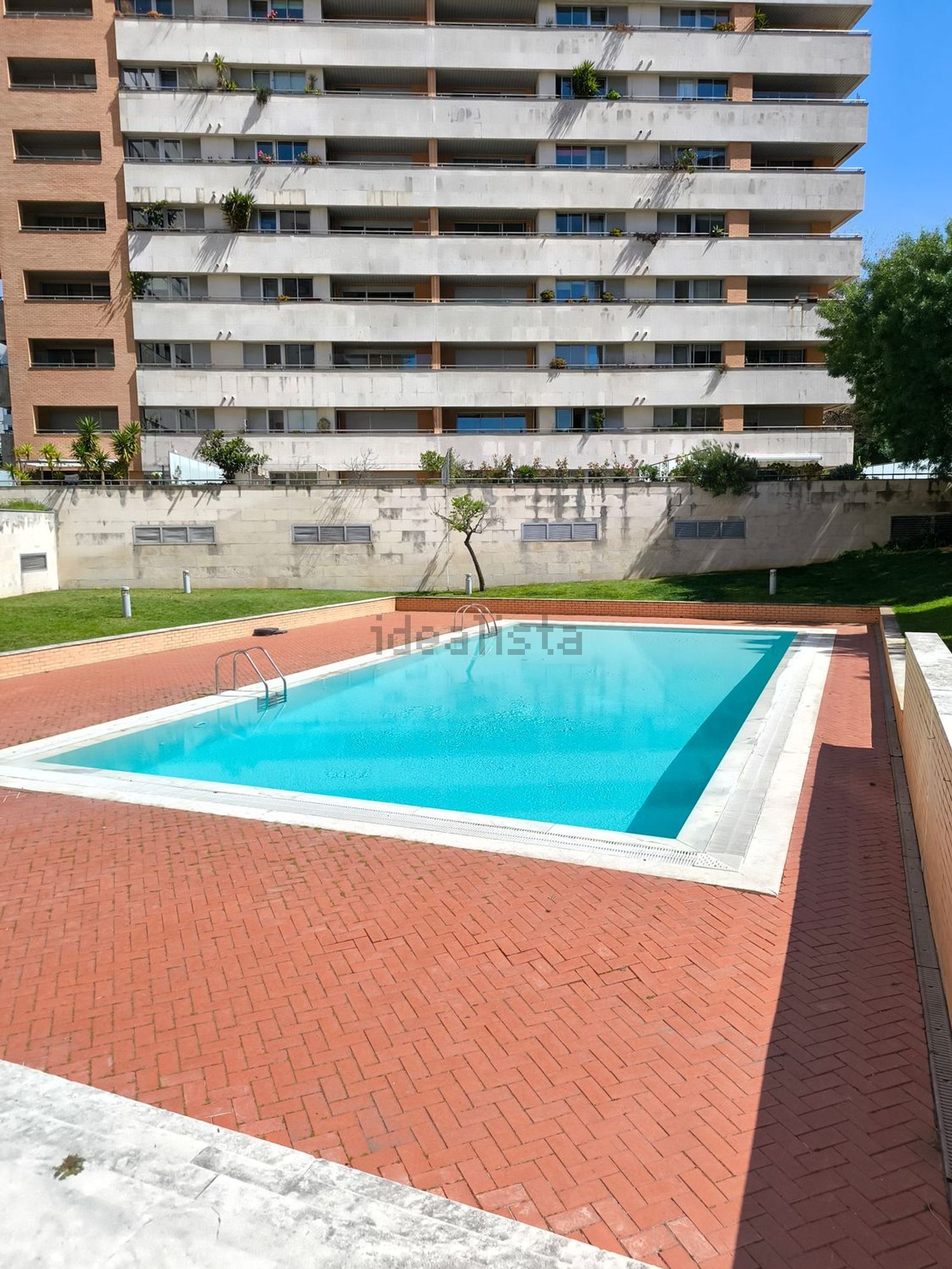 出租公寓 t2在Avenida Nuno Krus Abecassis, 36 - 游泳池