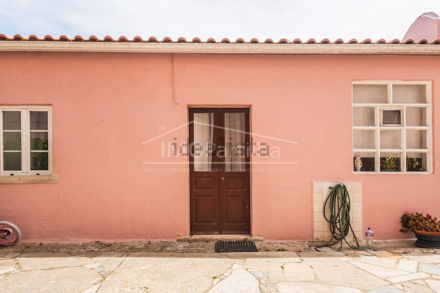 小楼房或独栋别墅出售在Rua Serpa Pinto s/n - 外立面